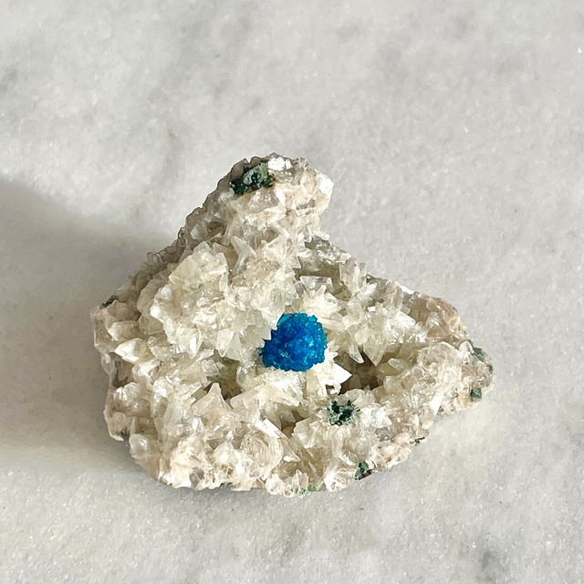 【超美石】カバンサイト（ヒューランダイト　共生）原石　1220