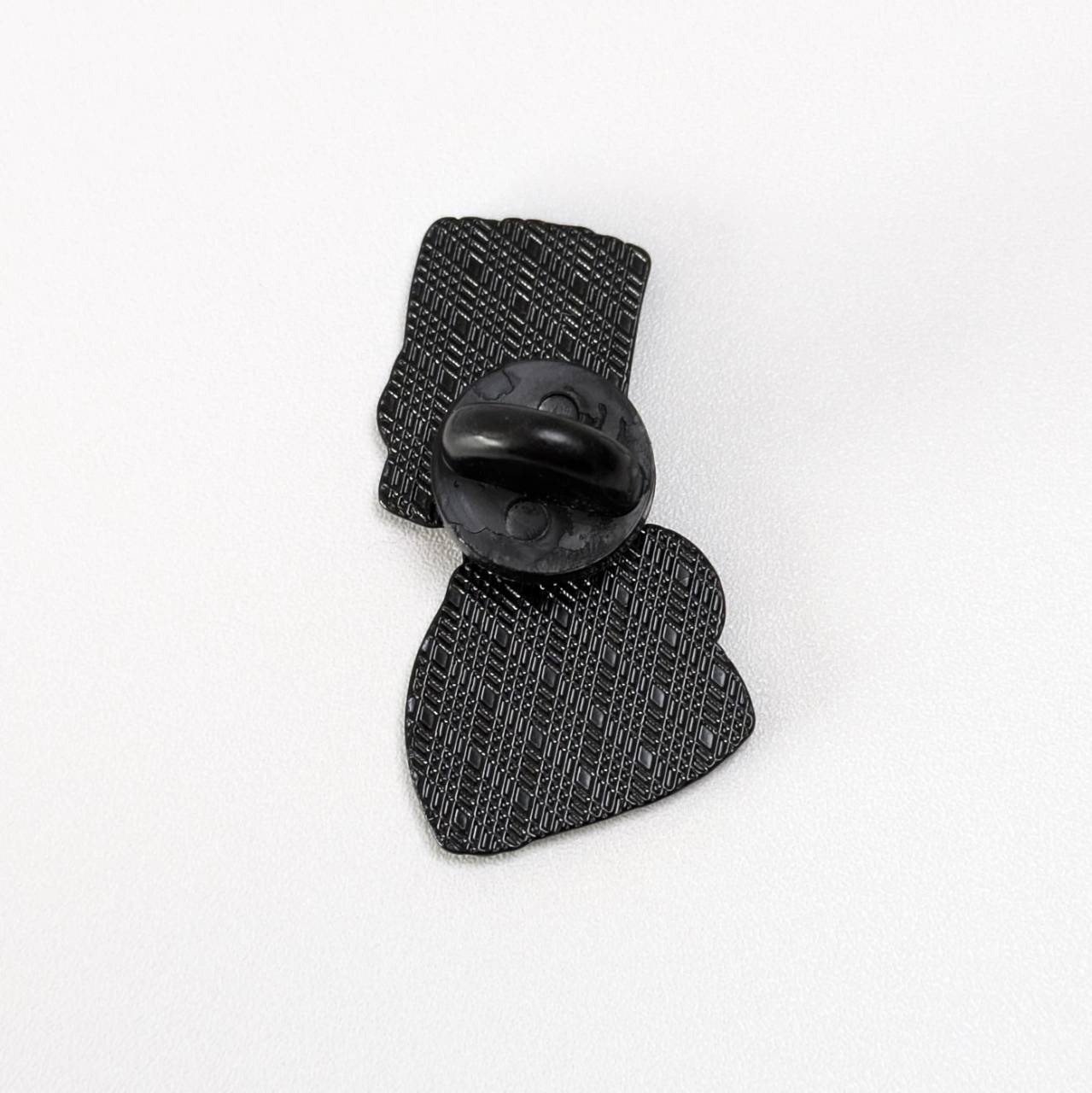 送料無料！ ★ピンズ PINS★ピンバッジ 【 The Simpsons（ザ シンプソンズ） 】 バートタトゥー〚アメリカン雑貨 アメトイ〛