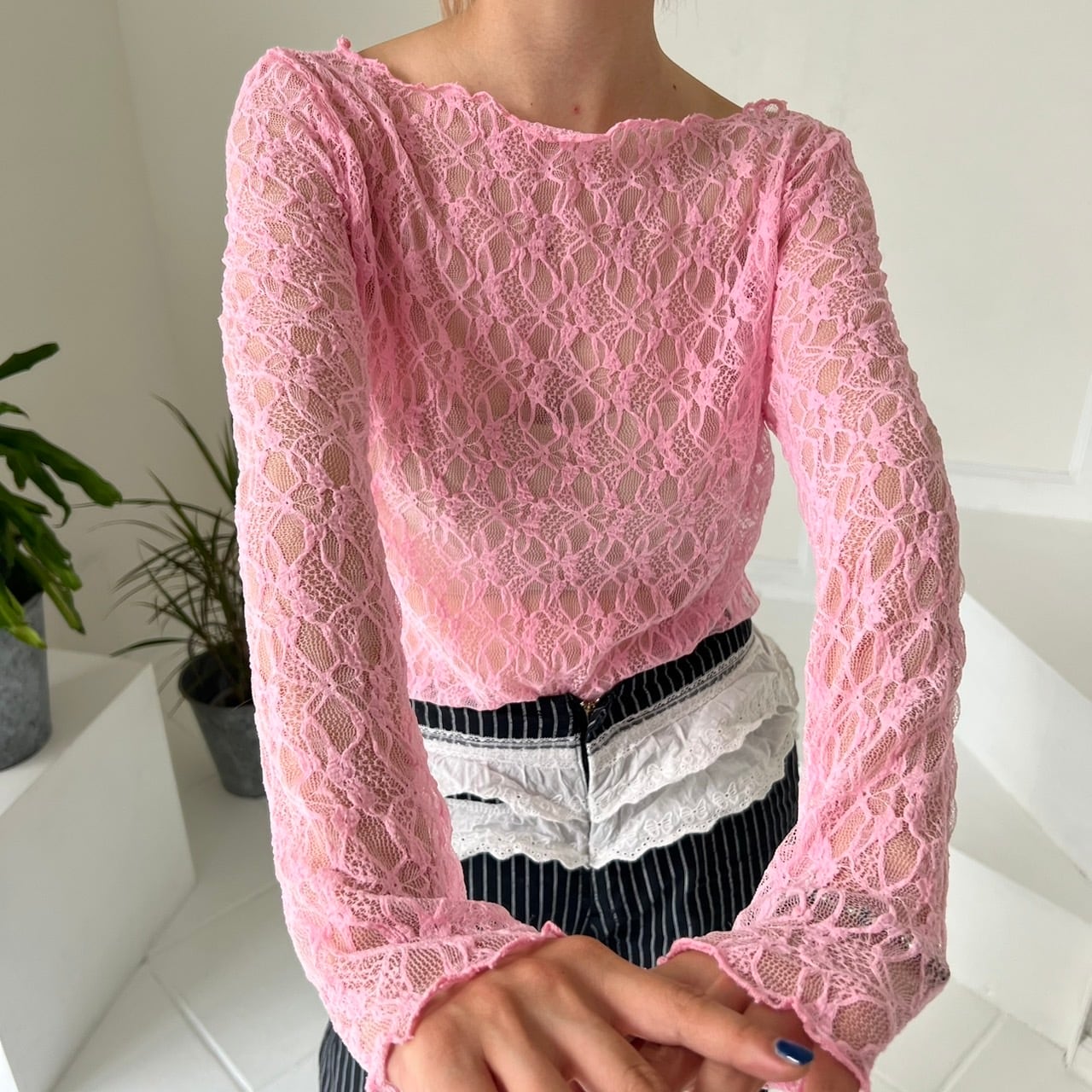 ADOREアドーア★フラワーレースボンディングトップス ADORE(アドーア)｜ミックスフラワーレースジャケット/ブラック