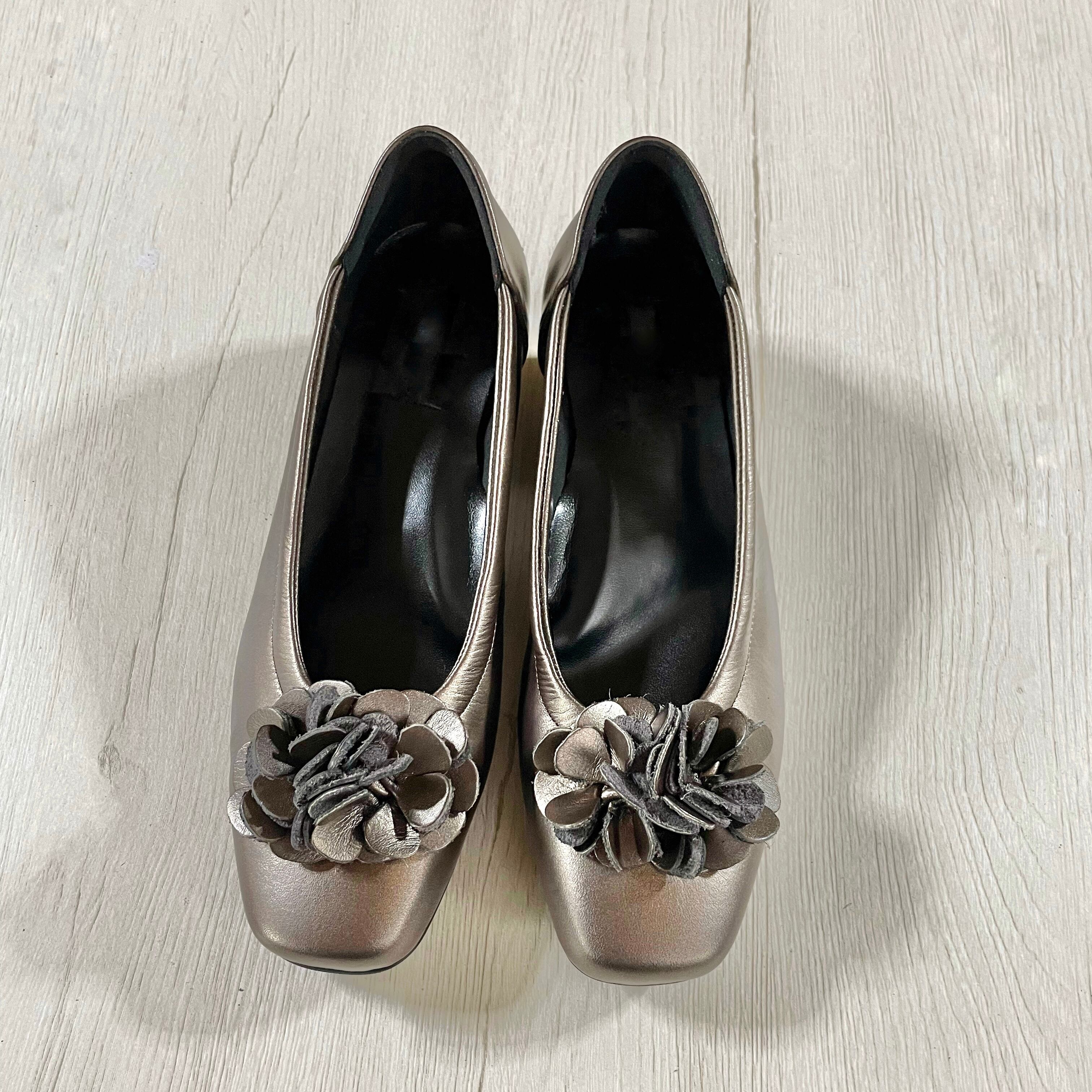 シャーリングスクエアトゥパンプス