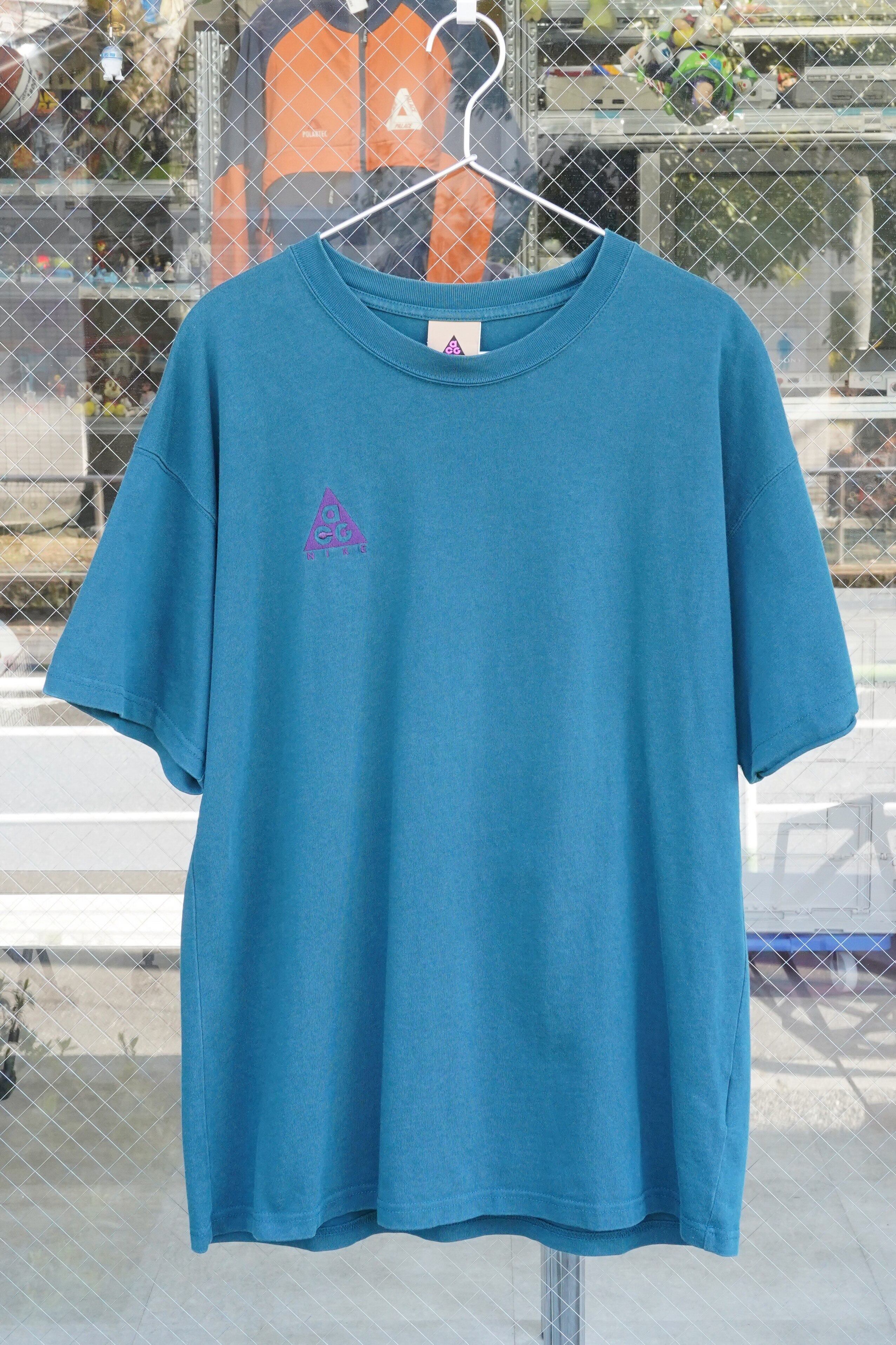 NIKE ACG 刺繍ロゴ Tシャツ(Mサイズ ティール系 パープル刺繍) BQ7343-347