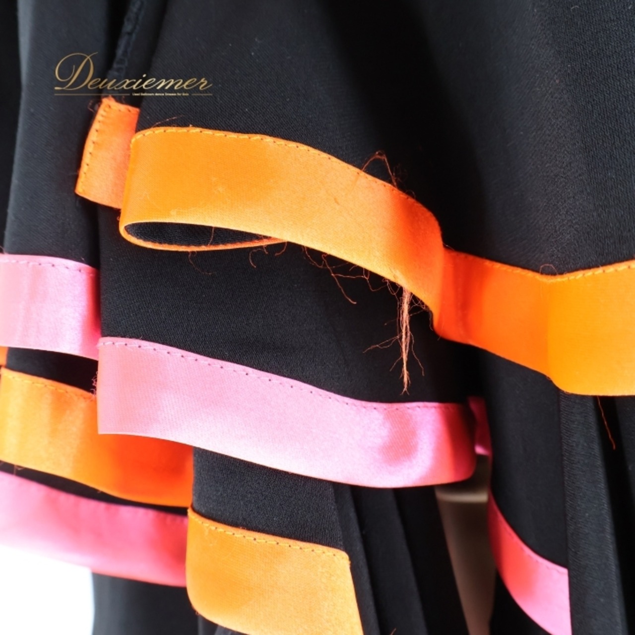 社交ダンス 衣装 ラテン ドレス ワンピース ブラック系 ピンク系 オレンジ系 黒 ピンク オレンジ フリル デモ 競技 ダンス パーティ 発表会 おしゃれ かわいい 女性用 舞台衣装