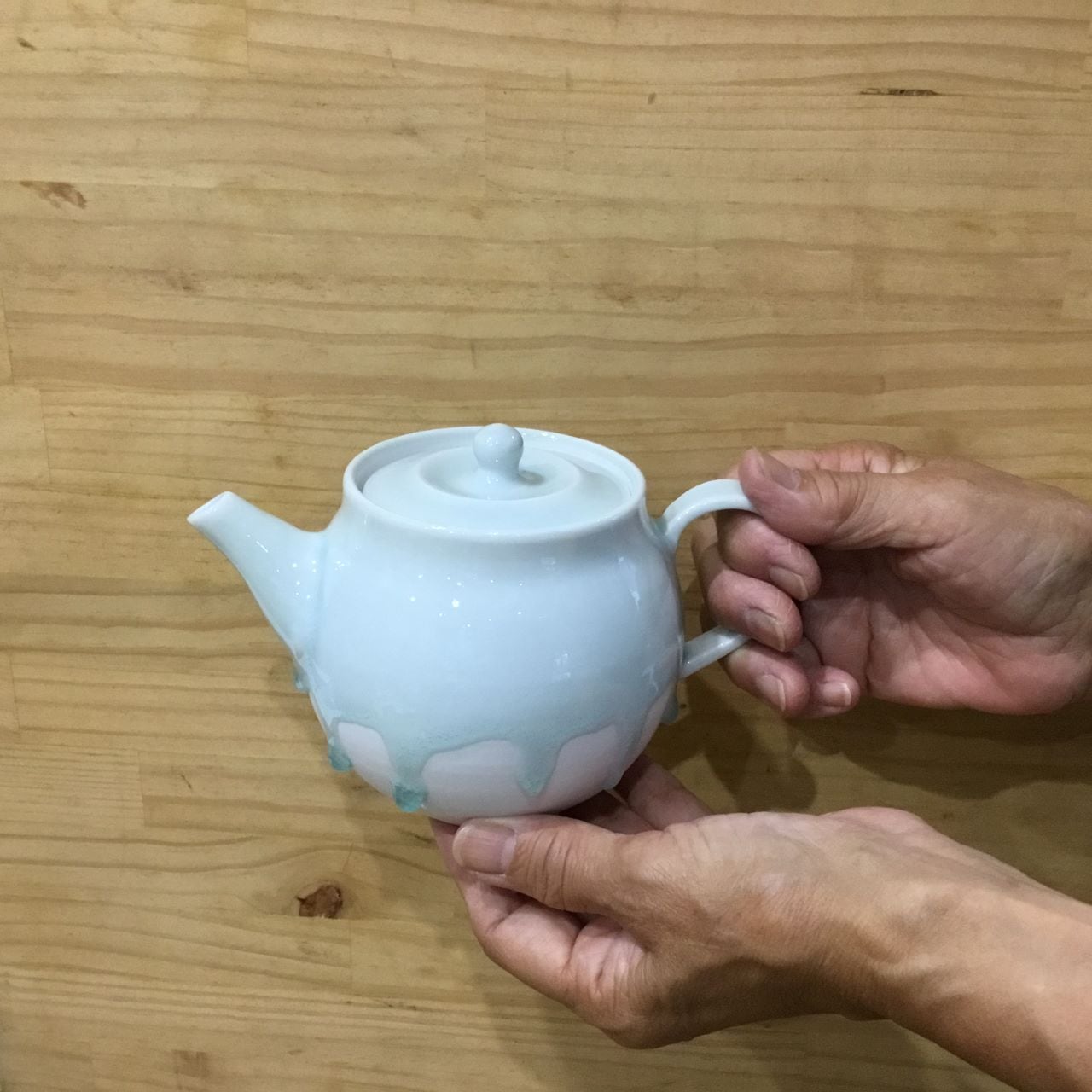 笠間焼 小林哲也作「雫 - shizuku -」 ティーポット | 趣味の園芸と