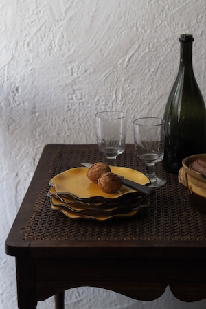 黄土色のデザート皿-vintage pottery plate
