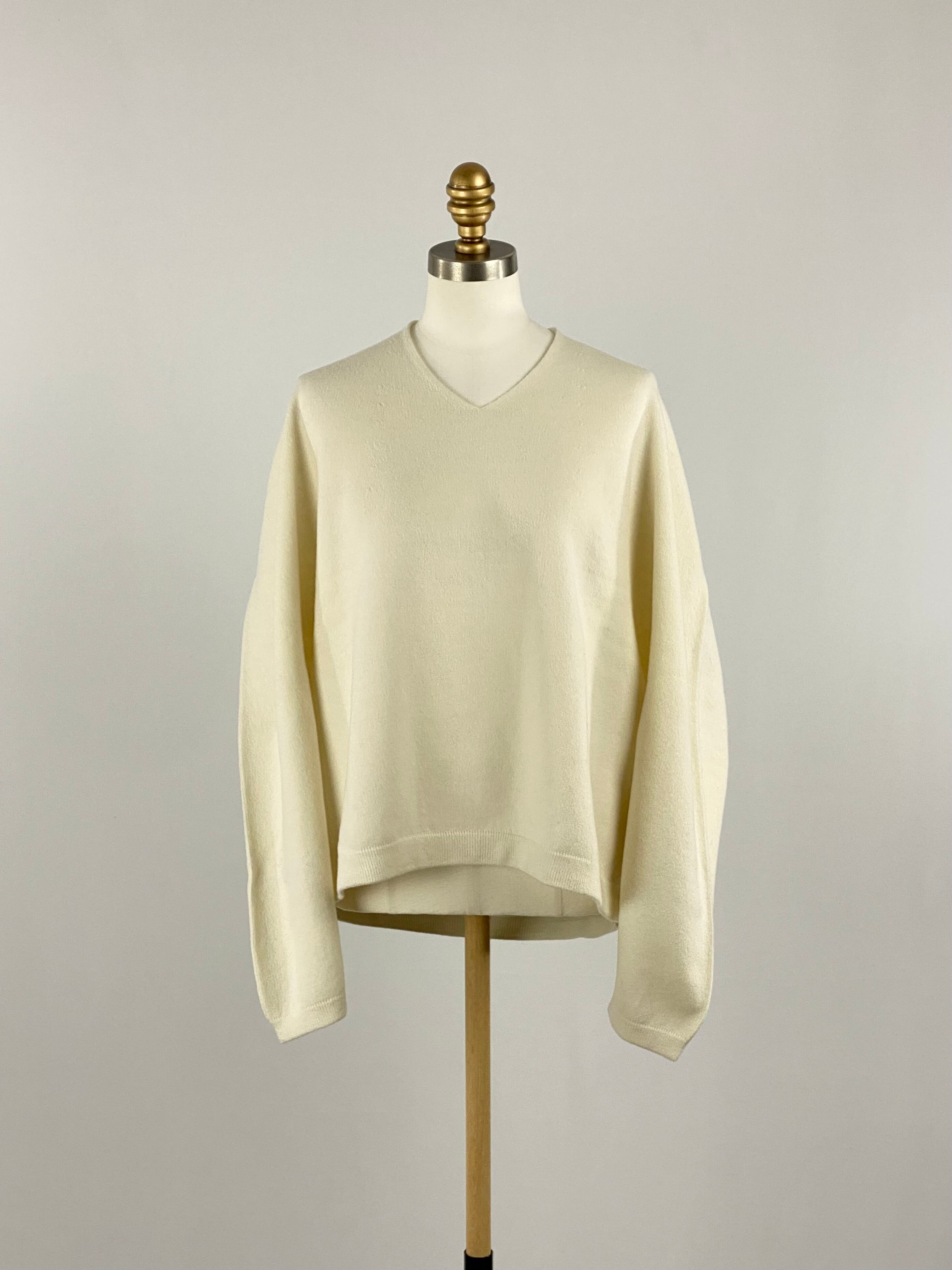 ホールガーメントVネックニット|アイボリー|Maglia Plus