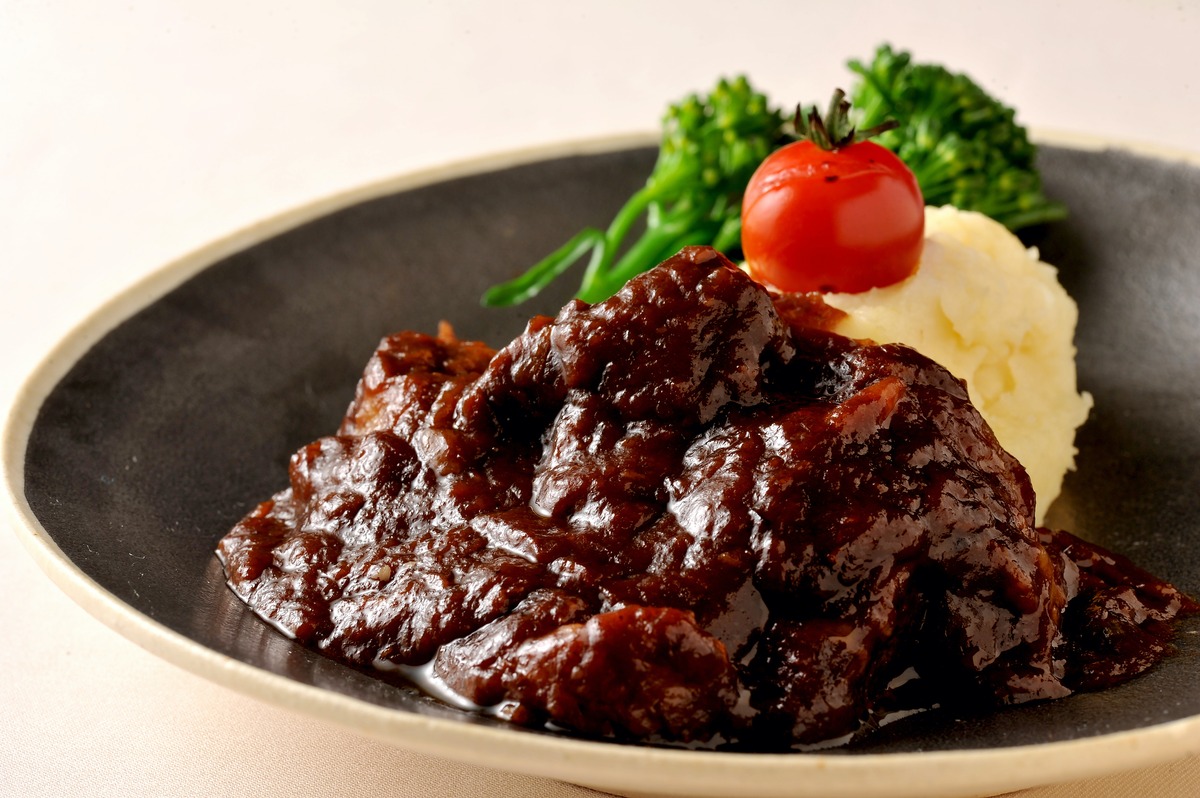 牛 ほほ 肉 赤ワイン 煮込み