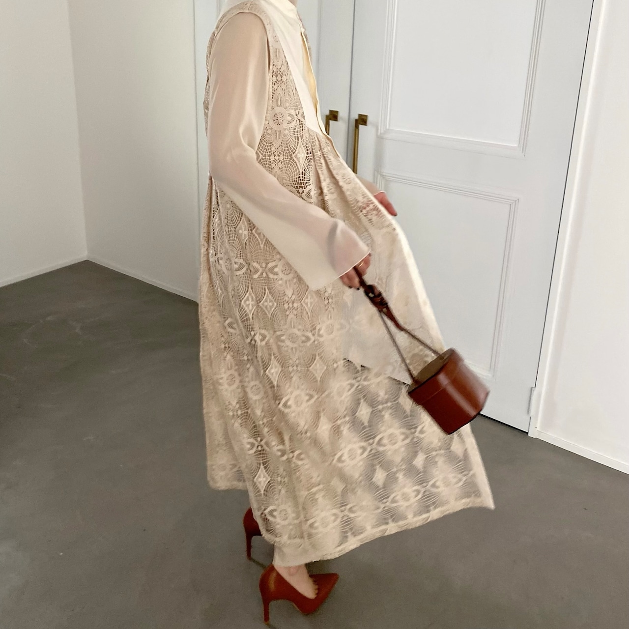 antique lace long gilet OP/cream