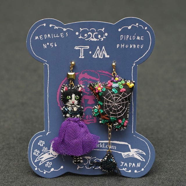 刺繍ピアス/刺繍イヤリング Circus(cat＆elephant)