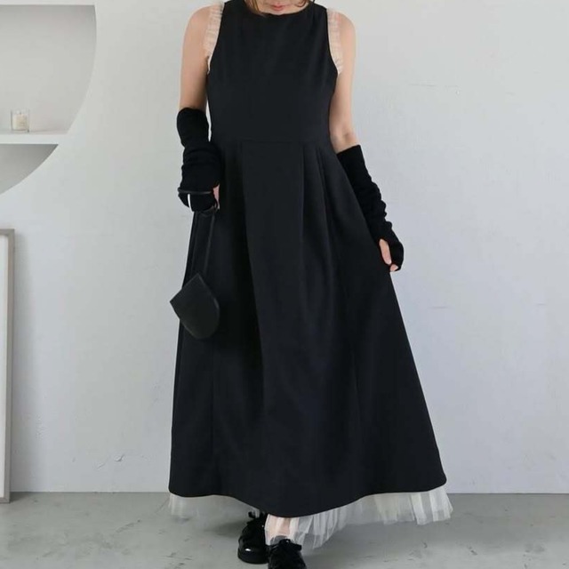 Lace detail sleeveless tuck one piece   G985