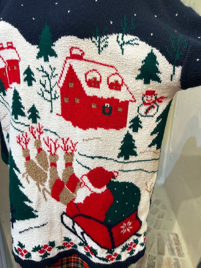 santa in the snow navy sweater