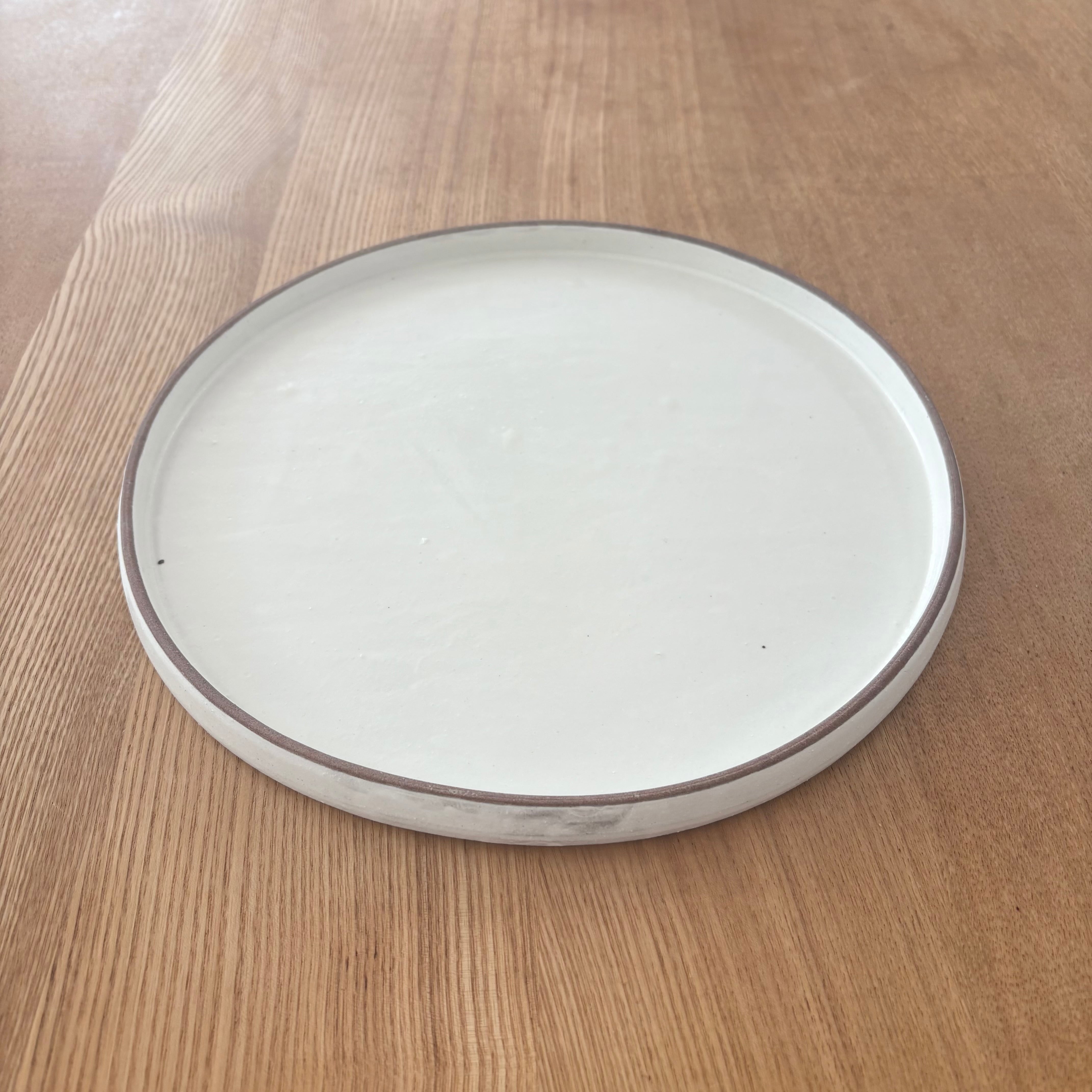 両面使える白丸台皿 大（熊谷雅博） | 暮らしの器 かまごと