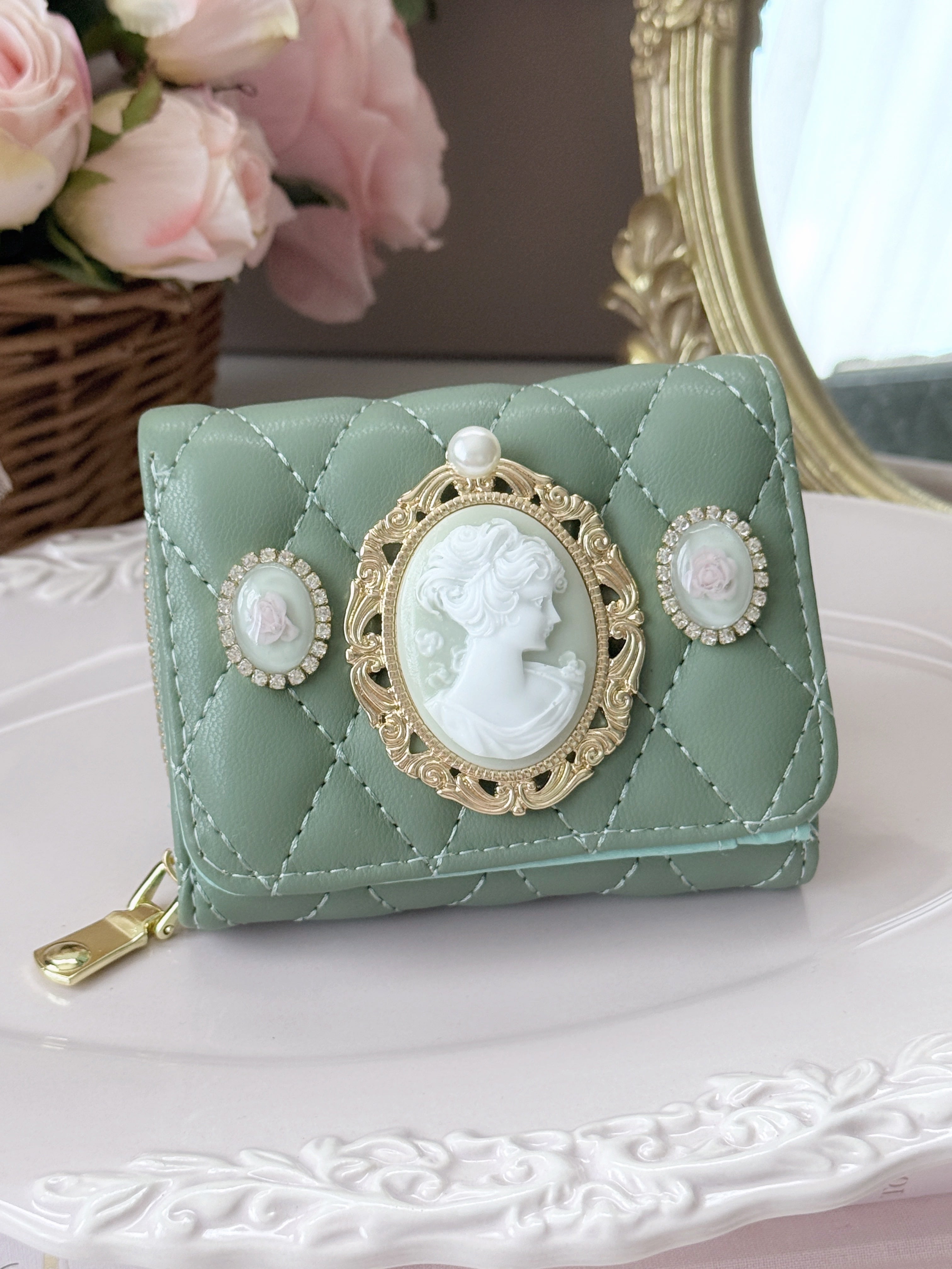 【本革】ハンドメイド 一点物 薔薇女性彫刻ミニ財布 本革】ハンドメイド 一点物 薔薇女性彫刻ミニ財布