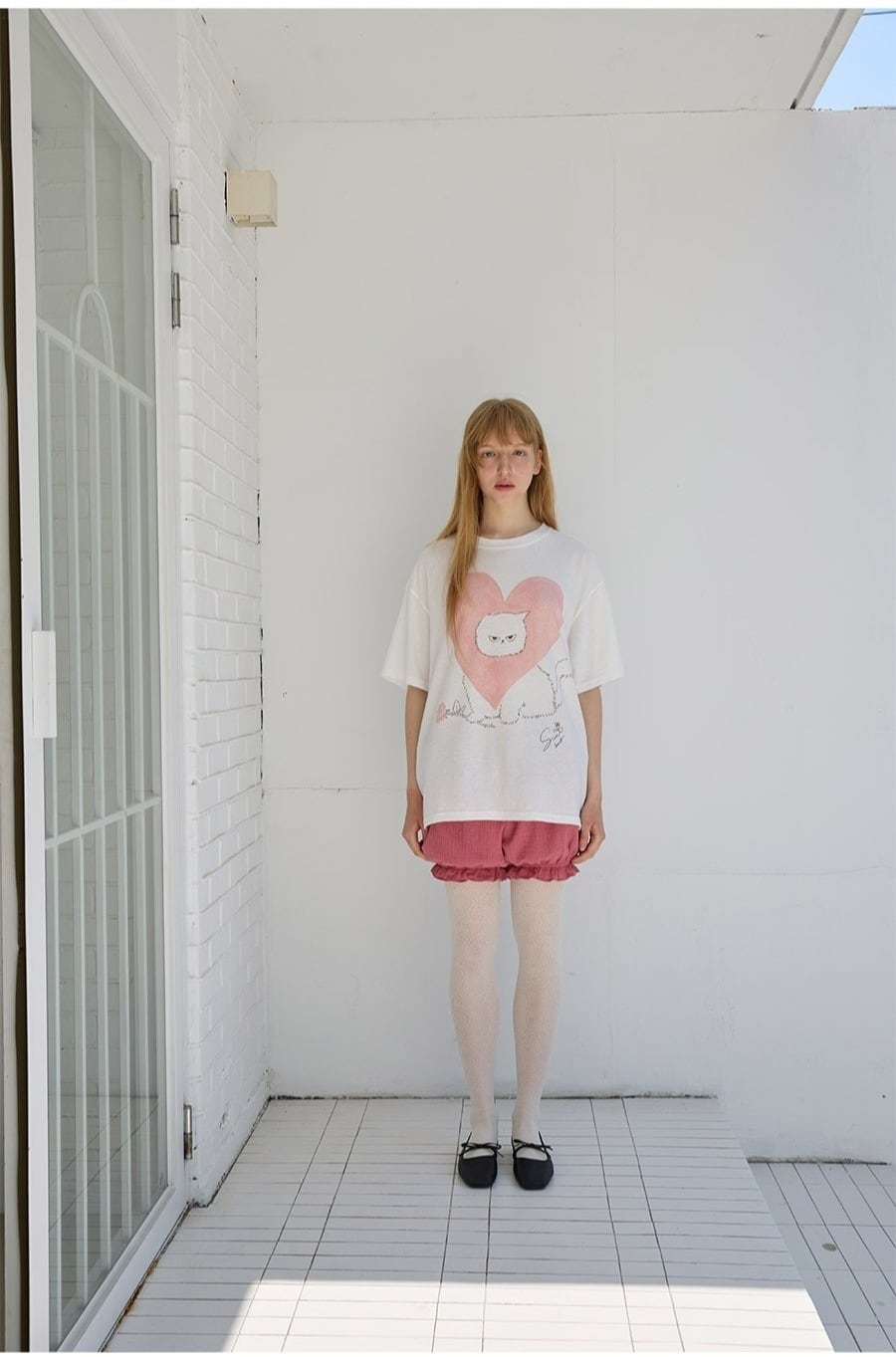 ☆ITZY リア 着用！！【FUN FROM FUN】Cat in Love Tee, White | もごつ