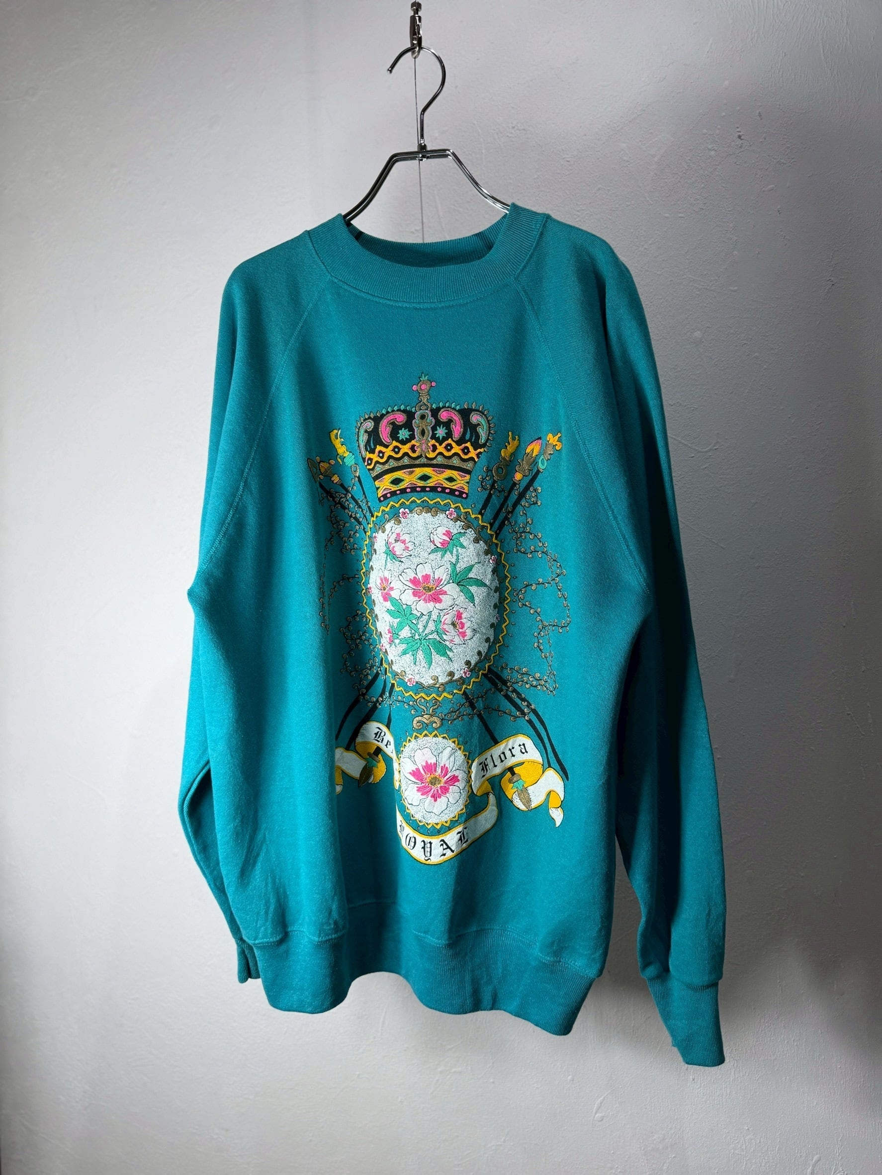 80~90’s USA made “Heraldic Floral Art” sweat shirt