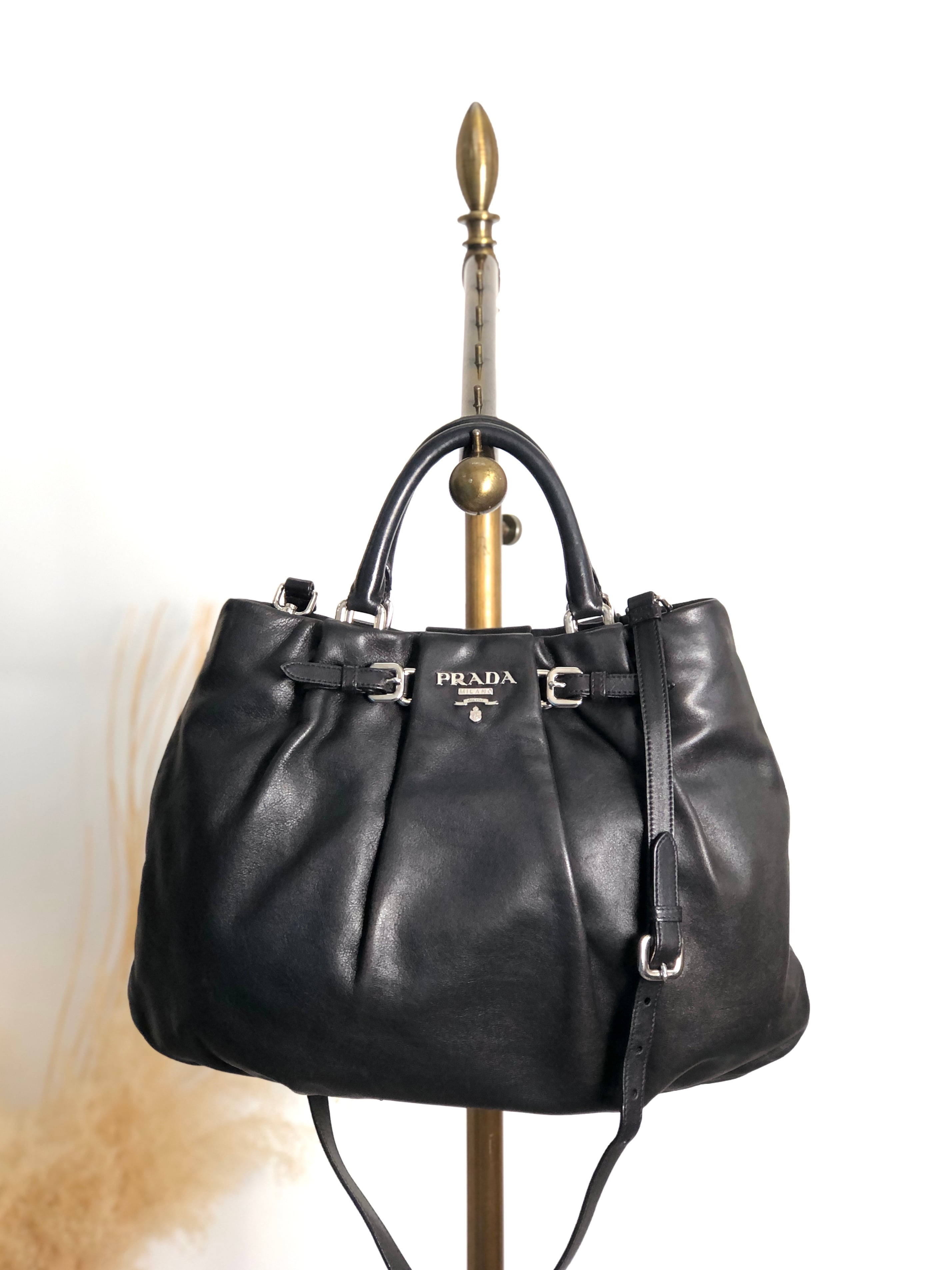 PRADA プラダ ハンドバッグ ブラック シルバー ロゴ レザー 2way vintage ヴィンテージ オールド eyvgcr