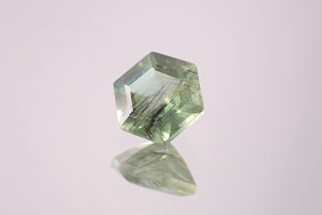 ルドウィジャイトインペリドット　1.85ct　[D2-509]