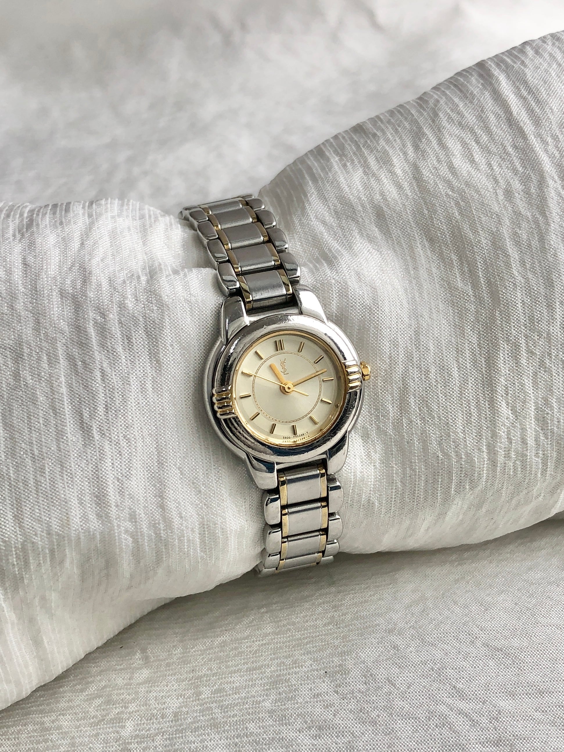 Yves Saint Laurent イヴ・サンローラン 腕時計 シルバー×ゴールド ステンレススチール 5930-F91474 TA クォーツ 8u2j4y