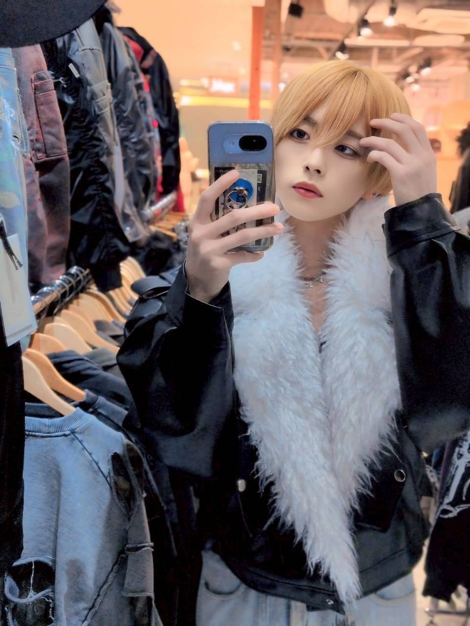 極美品✨リズリサドール　Y2K ファージャケット　希少　ブラック　ゴールド 極美品✨リズリサドール Y2K ファージャケット 希少 ブラック ゴールド