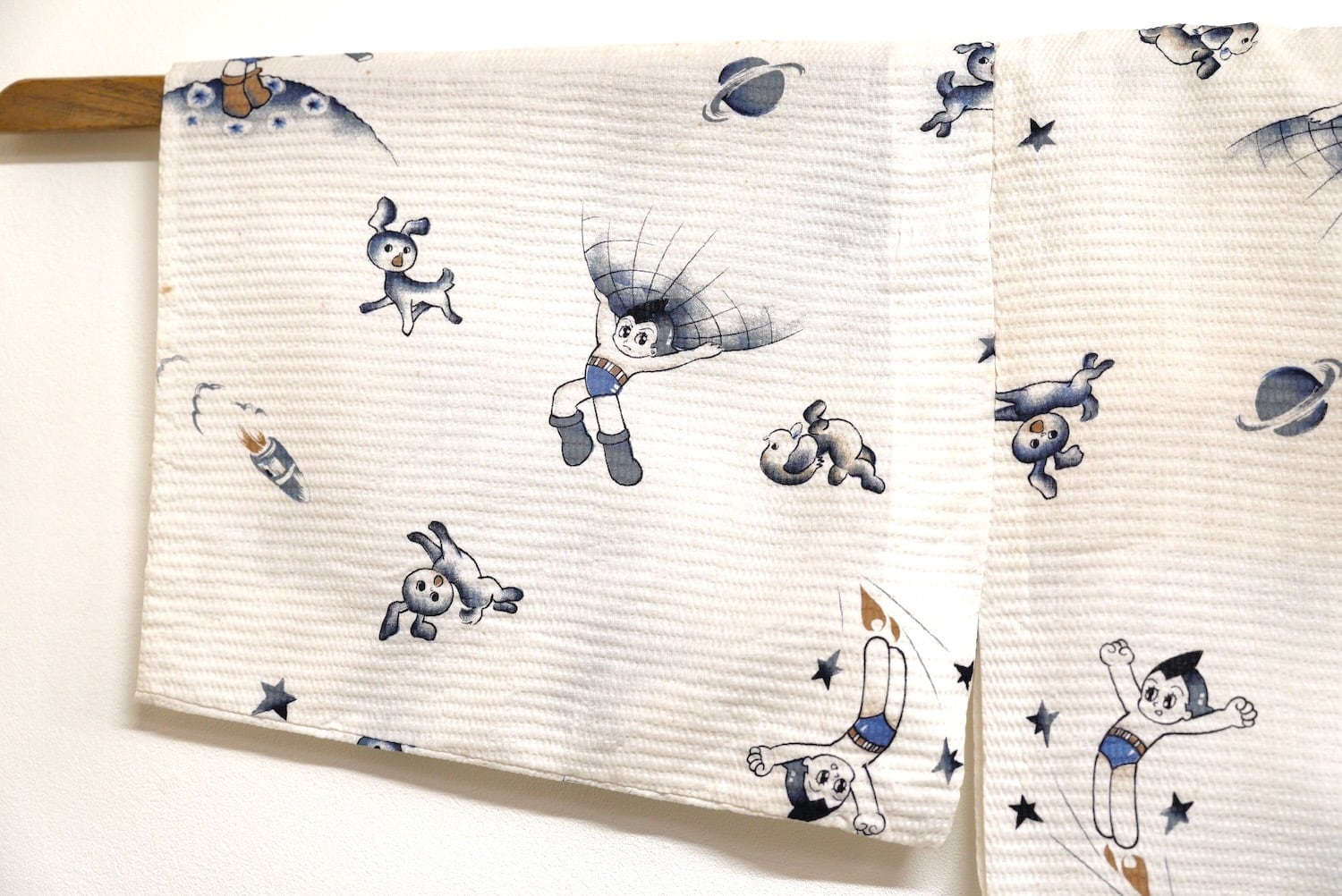 昭和レトロ　ウラン　キャラクター　浴衣　生地　布製 シート　鉄腕アトム手塚治虫 昭和レトロ ウラン キャラクター 浴衣 生地 布製 シート 鉄腕