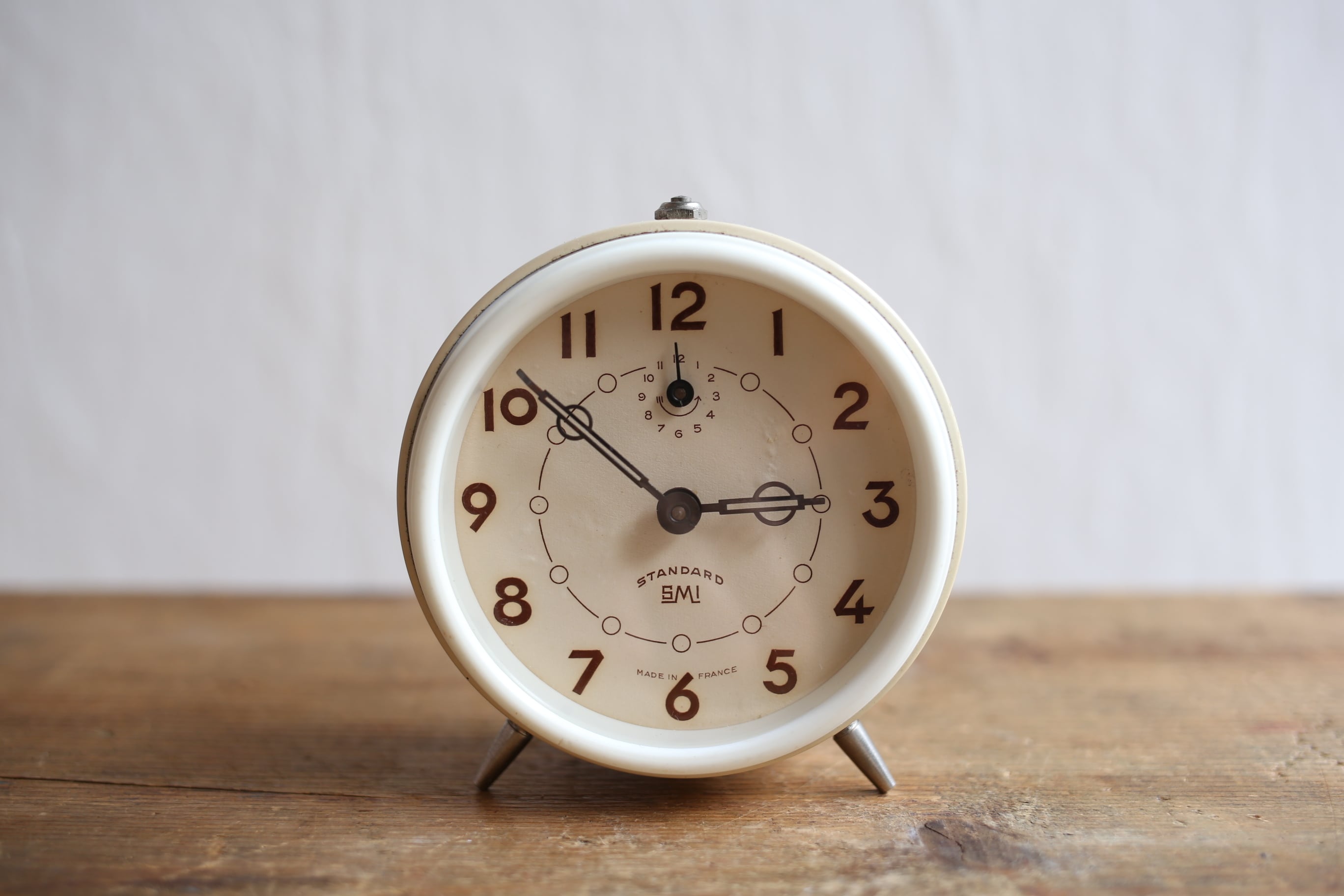 フランス アンティーク ヴィンテージ SMI社 目覚まし時計 (ベージュ×ホワイト) N-03004