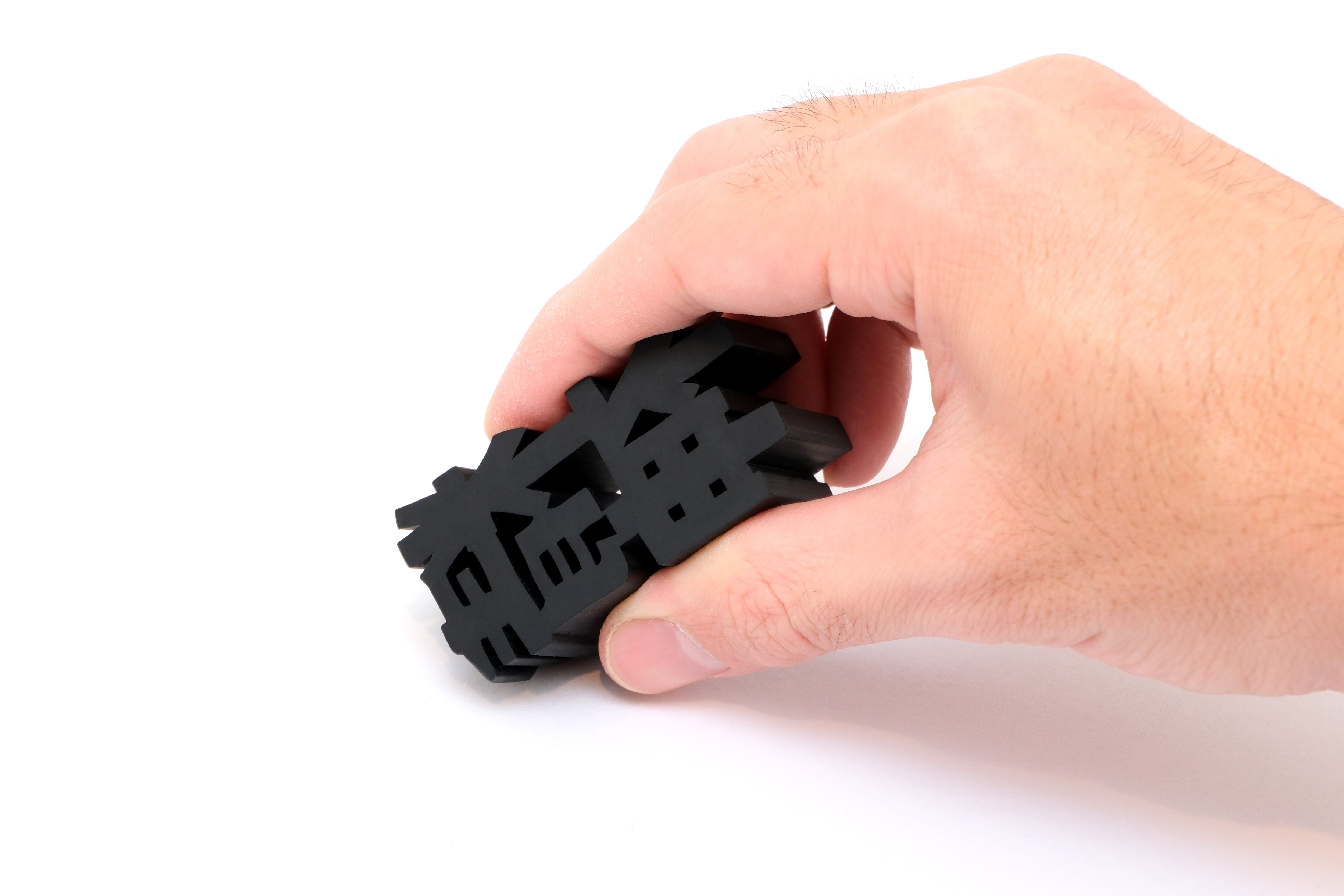 精神をすり減らす消しゴム | デザインオフィスMONT