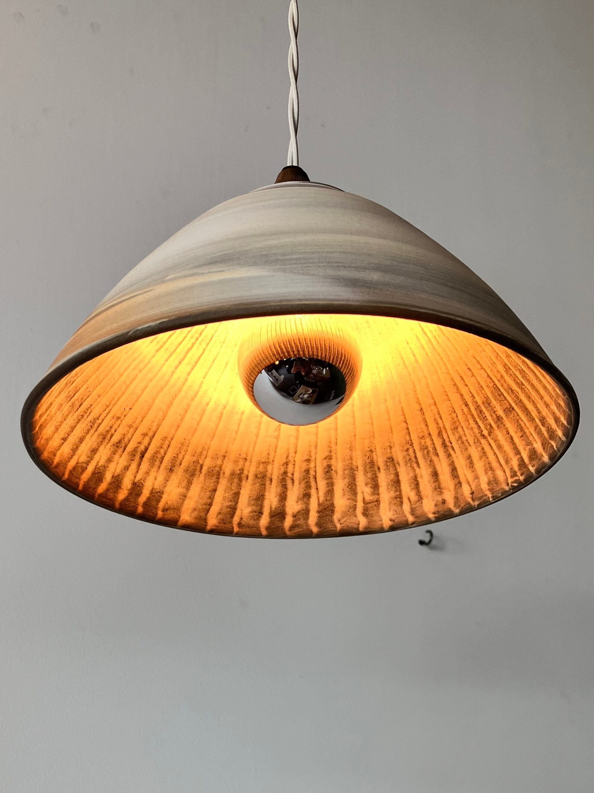 小鹿田焼ランプシェード 焼き締め ハケ目 | eranoiwa