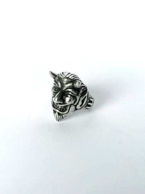 デビルシルバーリング