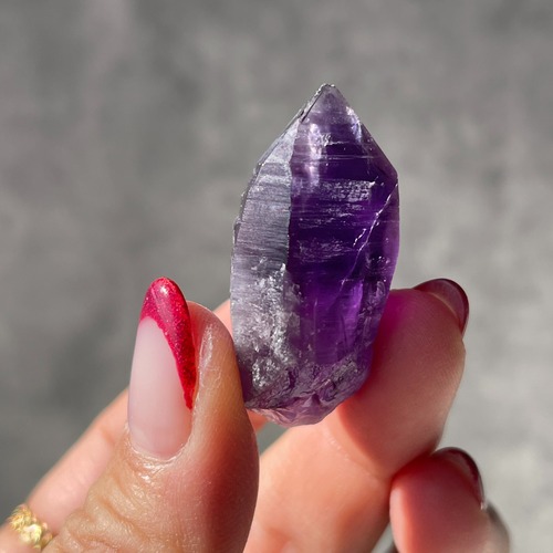 【ナイジェリア・チュチュクリフ産 アメジスト】tutu cliff ② 鉱物 天然石 パワーストーン