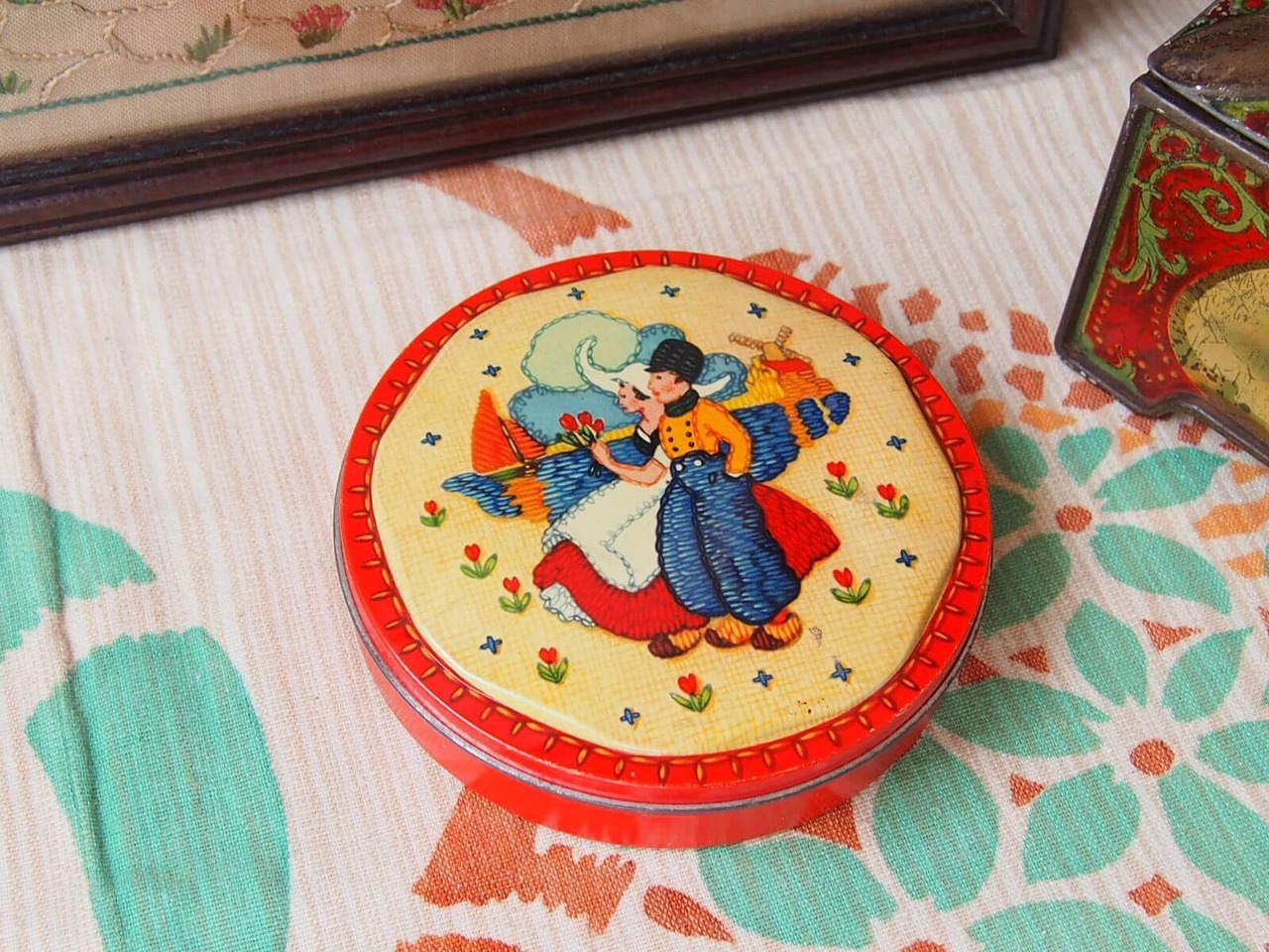 イギリスアンティーク　トフィー缶　BLUE BIRD
