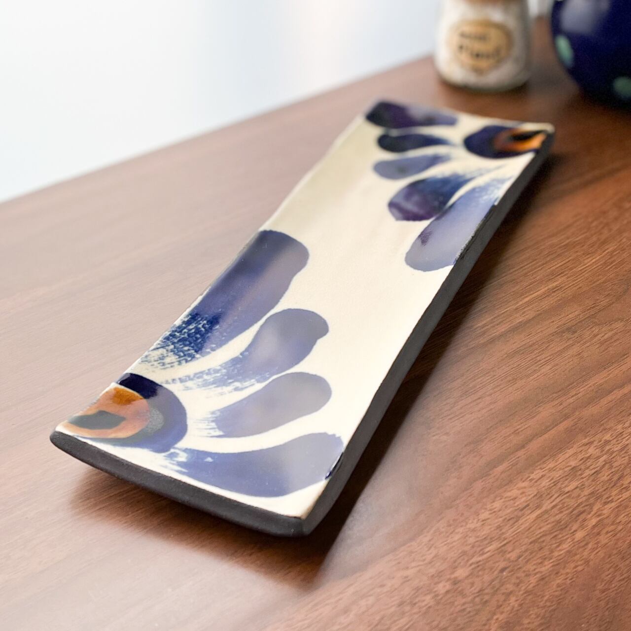 【仲間陶房】やちむん 仲間功 伝統的な絵付け【(1)板皿:唐草染付】工房直送!!