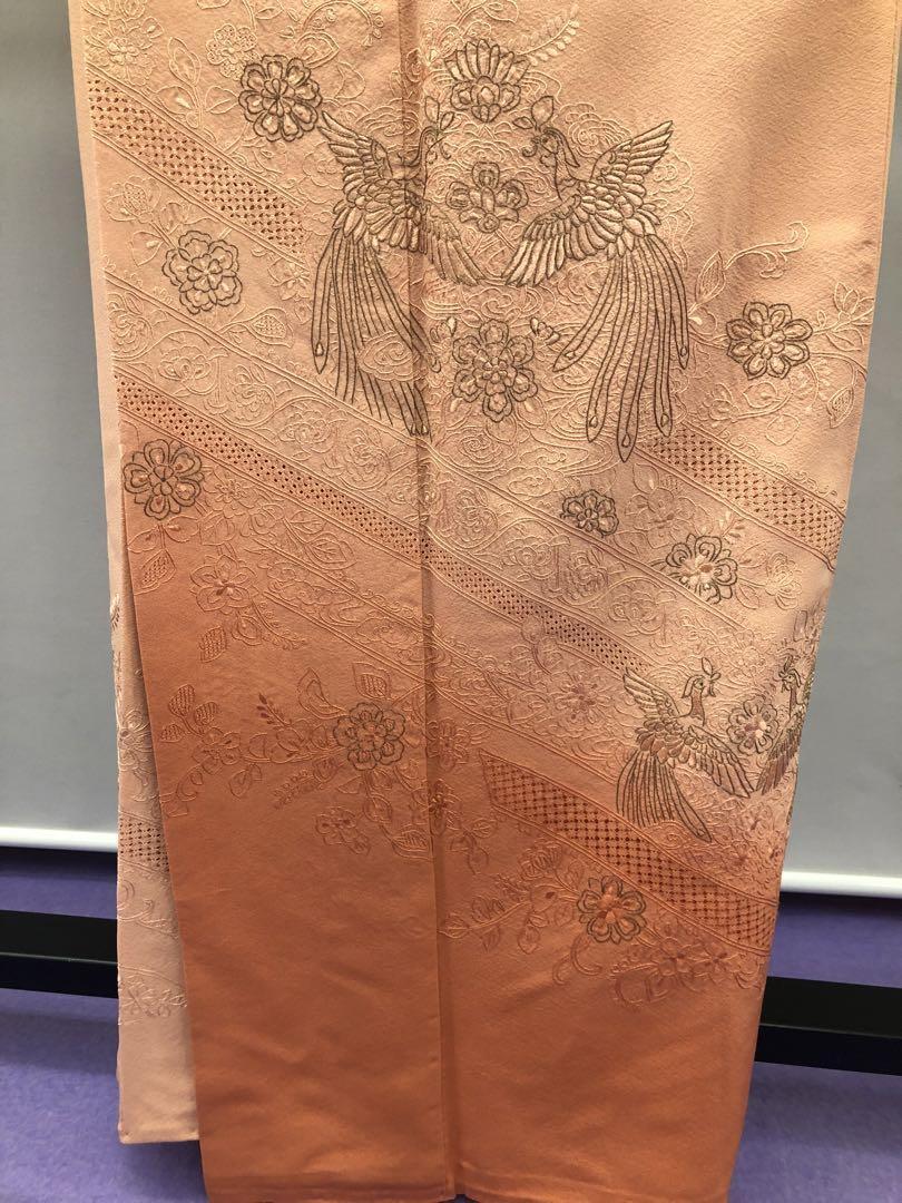 2729 鳳凰 スワトウ刺繍 訪問着 丸に剣方喰 紋 薄サーモンピンク