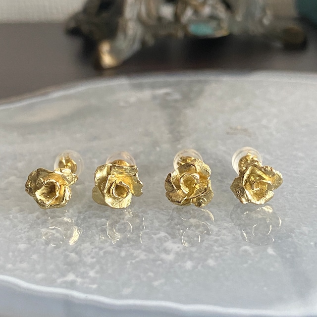 K18 Small Motif Earrings / 18金製 小さなモチーフのピアス『薔薇』