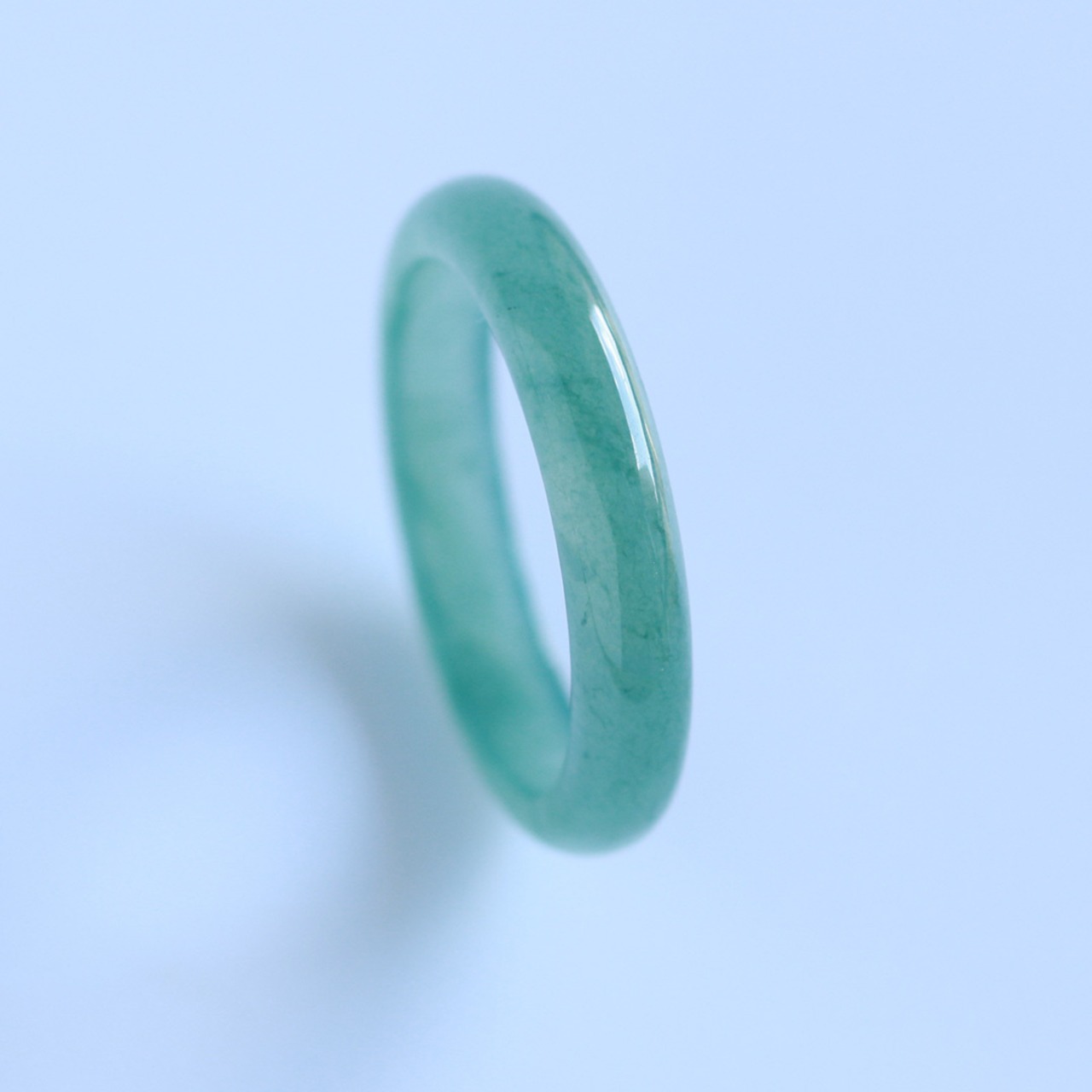 【16号】グアテマラ翡翠リング！ 細めくりぬき甲丸リング A貨翡翠 jd_rg1477