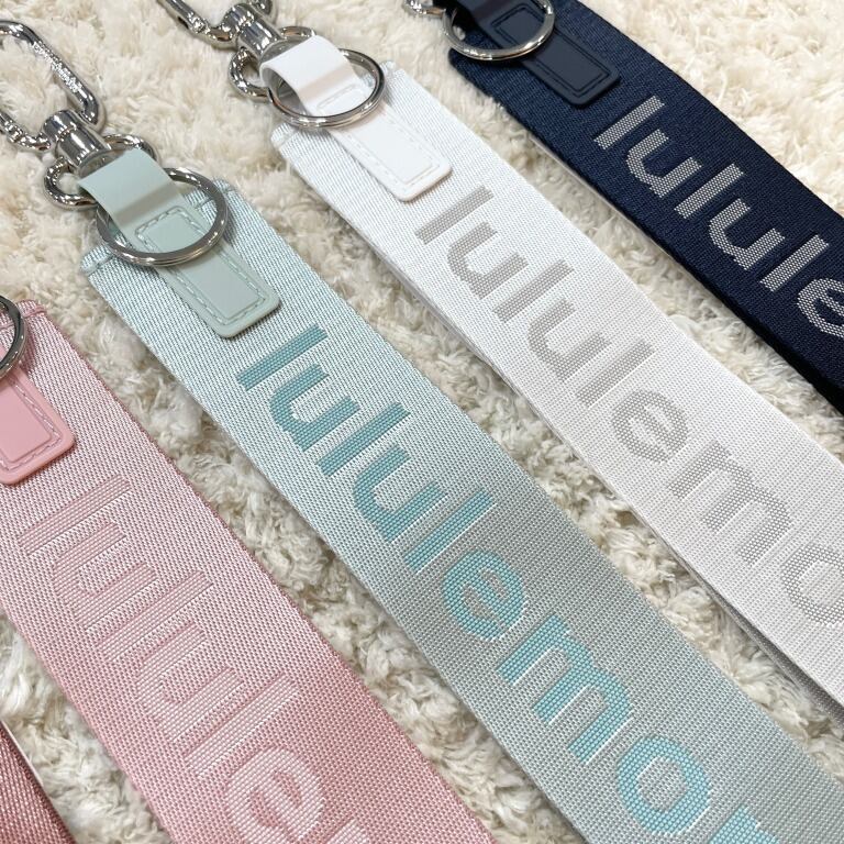 lululemon】ルルレモン Never Lost Keychain カラビナ付き キー