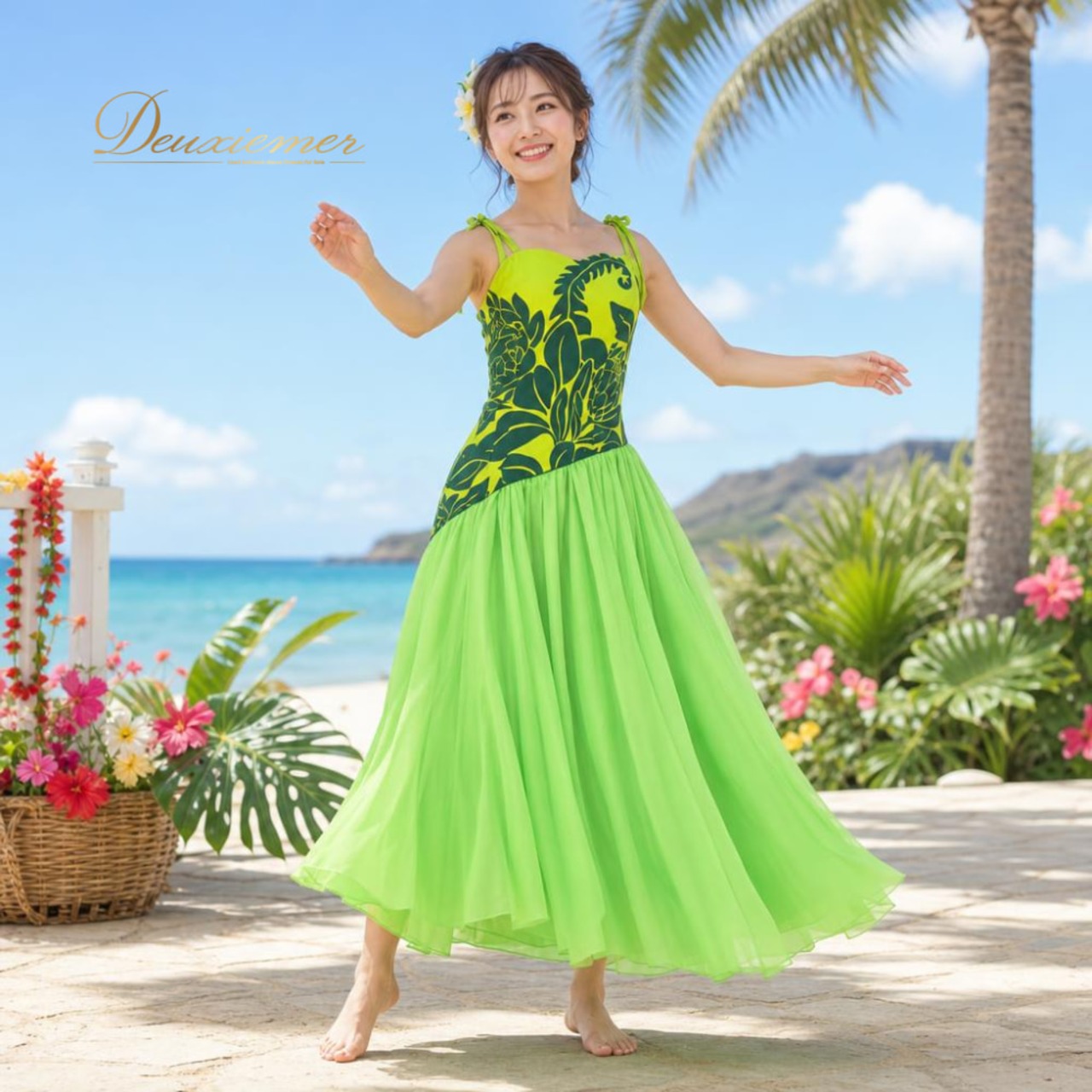 フラダンス 衣装 ALOHA STANDARDS アロハスタンダード ワンピース ドレス グリーン系 植物柄 花柄 リボン チュール オーガンジー生地 ハワイアンプリント ハワイアン アロハ フラ ダンス レッスン 練習 ハワイアンダンス 黄緑 緑 透け感 シースルー ボリューミー 華やか 鮮やか かわいい おしゃれ アシンメトリー
