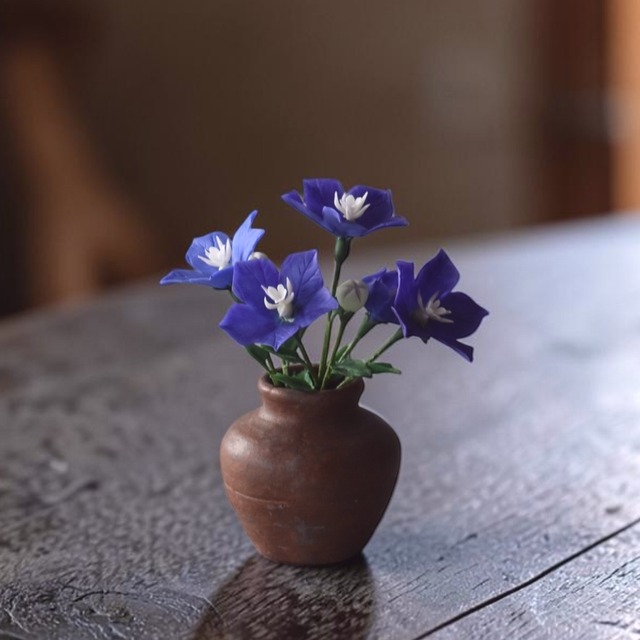 ◆桔梗（キキョウ）秋の花　クレイフラワー｜小さな壺アレンジ｜枯れない花のインテリア 　K1538