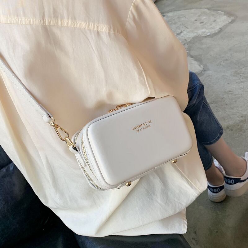 シンプルな風合いのスモールバッグウエスタンスタイルの女性バッグ2020年夏の新しい流行のファッションネットレッドメッセンジャーバッグワイルドスモールスクエアバッグ 手作りハンドバック36091618706