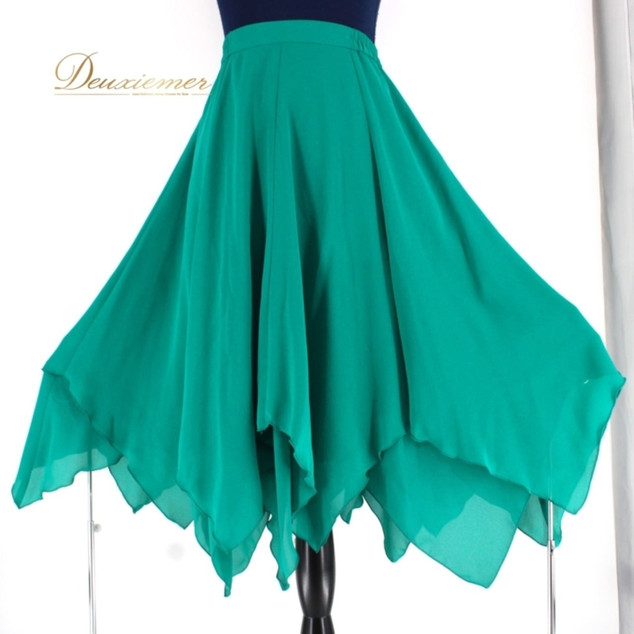 社交ダンス 衣装 スタンダード スカート レッスンウェア 女性用 オールシーズン 緑 グリーン系 Sanline サンリーヌ 無地 シンプル 練習着 スカート 練習着 ダンスウェア ファスナー ポリエステル 伸縮性 日本製 輝く 発表会 おしゃれ モダン ダンス スタイル プロフェッショナル フレア ふんわり ショート丈 フリル おすすめ