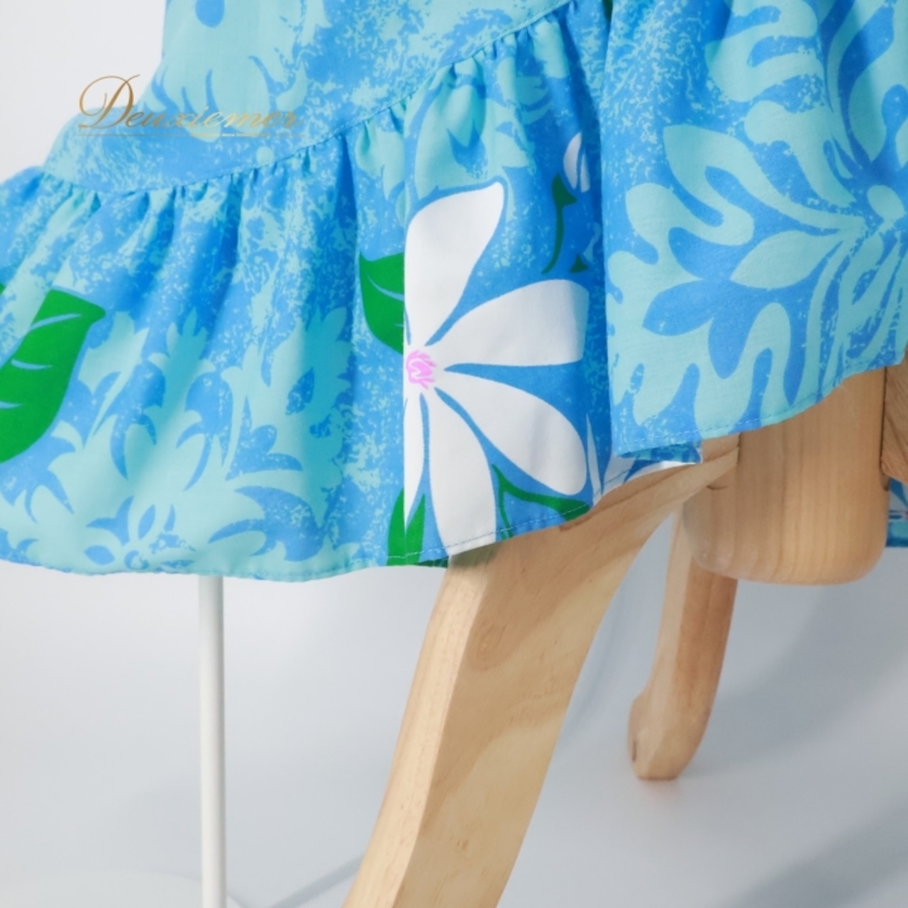 フラダンス 衣装 ワンピース ドレス ブルー系 マカマカ ティアレ柄 ハワイアンプリント MakaMaka アロハ フラ ダンス レッスン 練習 グリーン系 ホワイト系 水色 緑 白 華やか 鮮やか さわやか かわいい おしゃれ 上品 フラダンス衣装 ハワイアンドレス リゾート フラレッスン アロハシャツ オシャレ フラダンスイベント