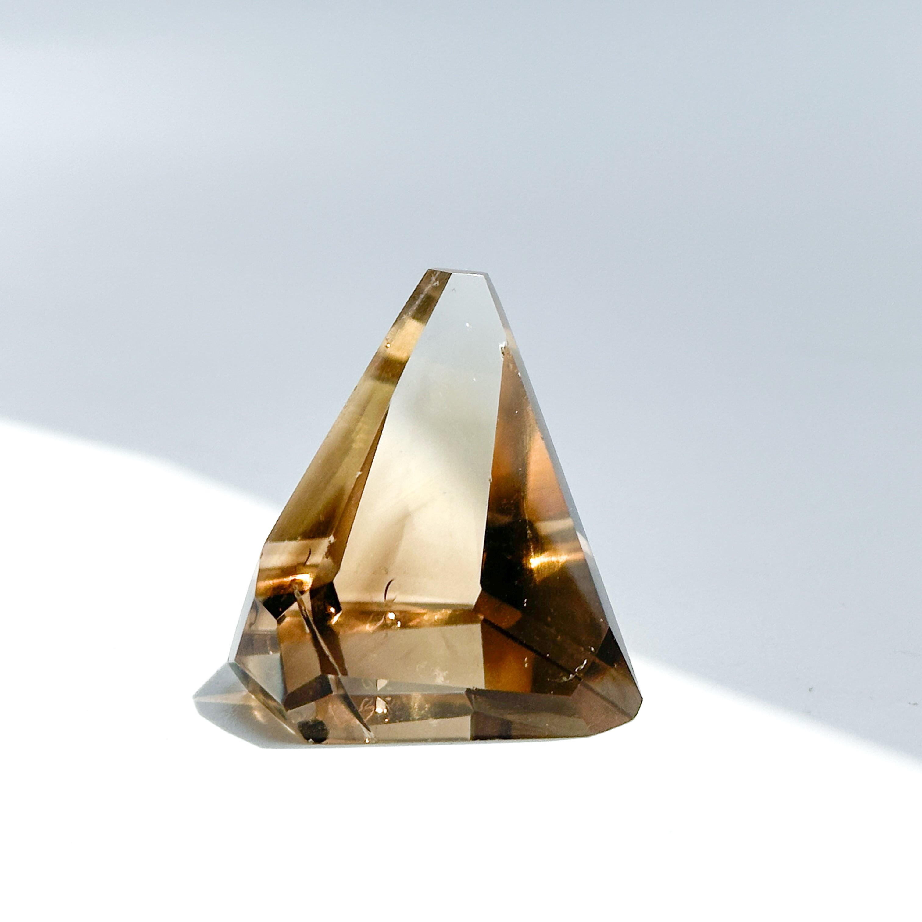 ファントム◎シトリン（黄水晶） フリーフォーム92◇ Citrine