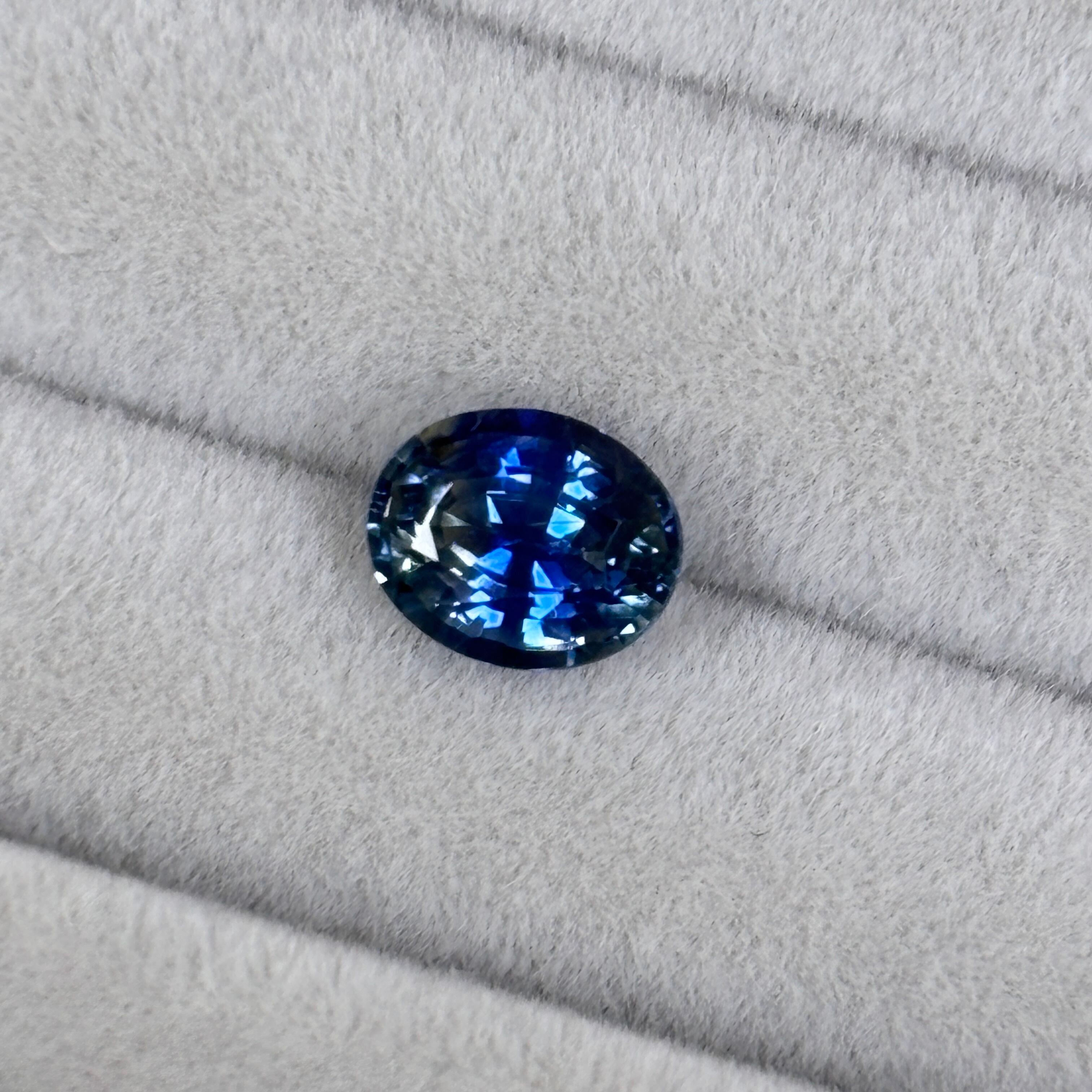 バイカラーサファイア 0.88ct | EnMedel 〔 宝石ルースのおみせ〕
