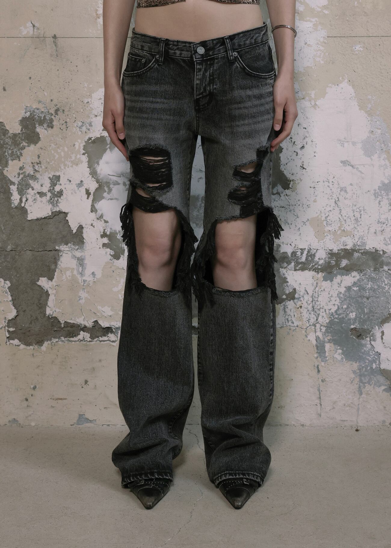 BOHEMIAN SEOUL] DISTRESSED DEEP GRAY JEANS 正規品 韓国ブランド 