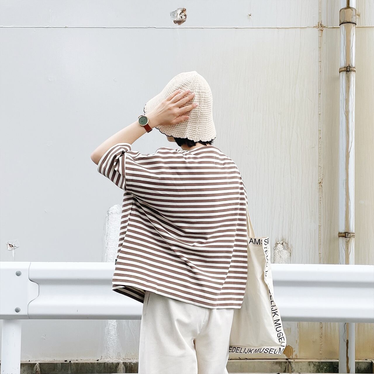 Over size border T-shirt (cafe au lait×kinari)