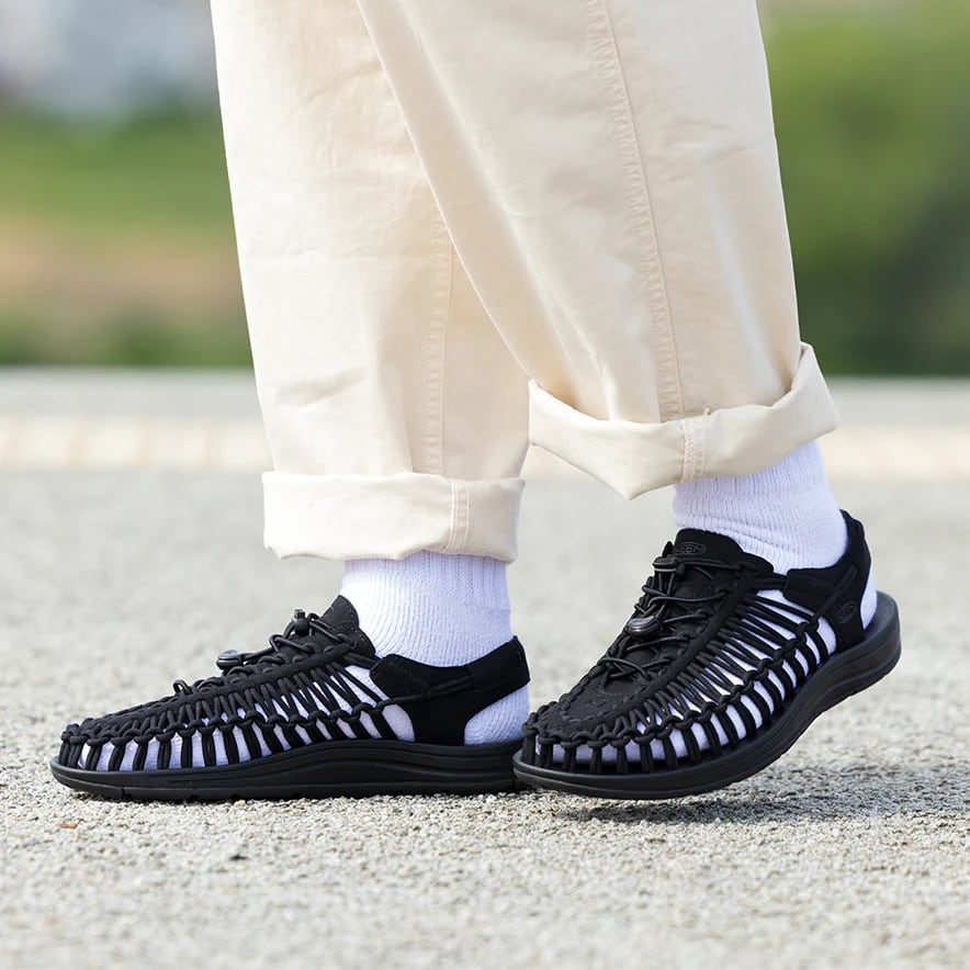 KEEN キーン】UNEEK ユニーク （ Black/Black ） | CARNOSA