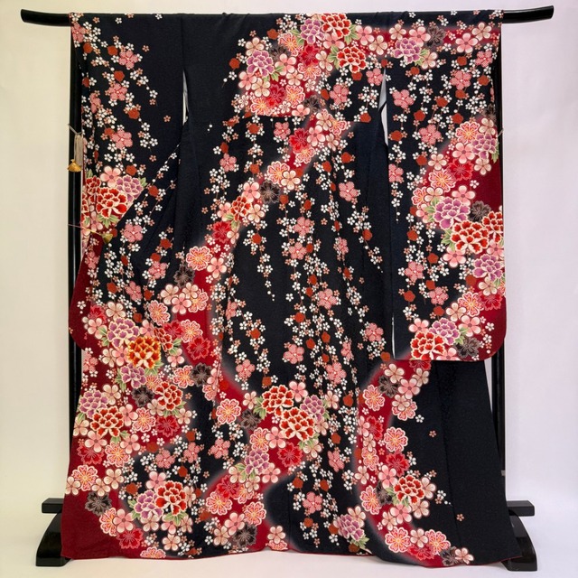 振袖 中古 黒 正絹 古典 裄68.6cm 身丈173cm 美品 L サイズ 成人式 6740