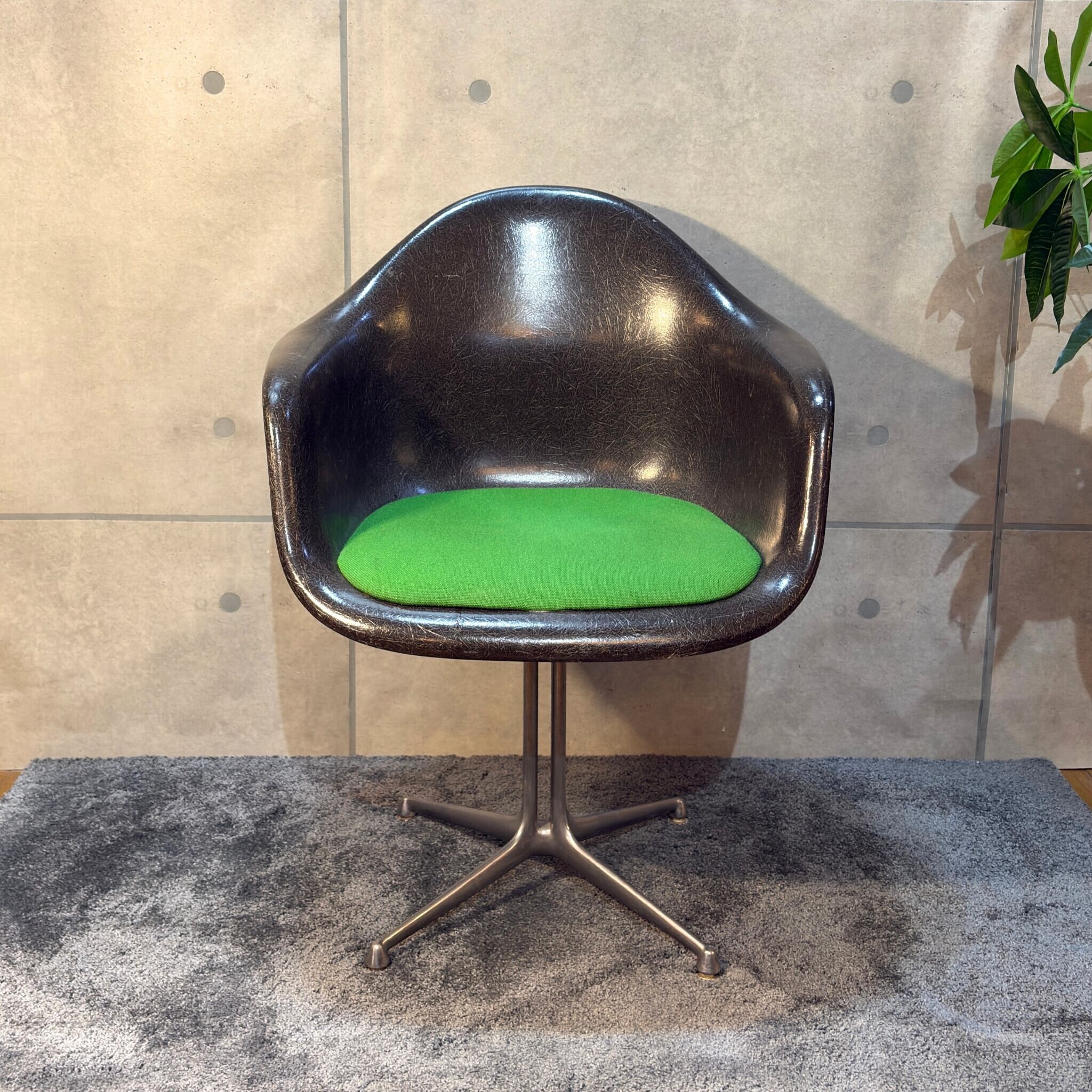 VINTAGE】Herman Miller/Vitra Eames DAL ラ・フォンダ アームシェル