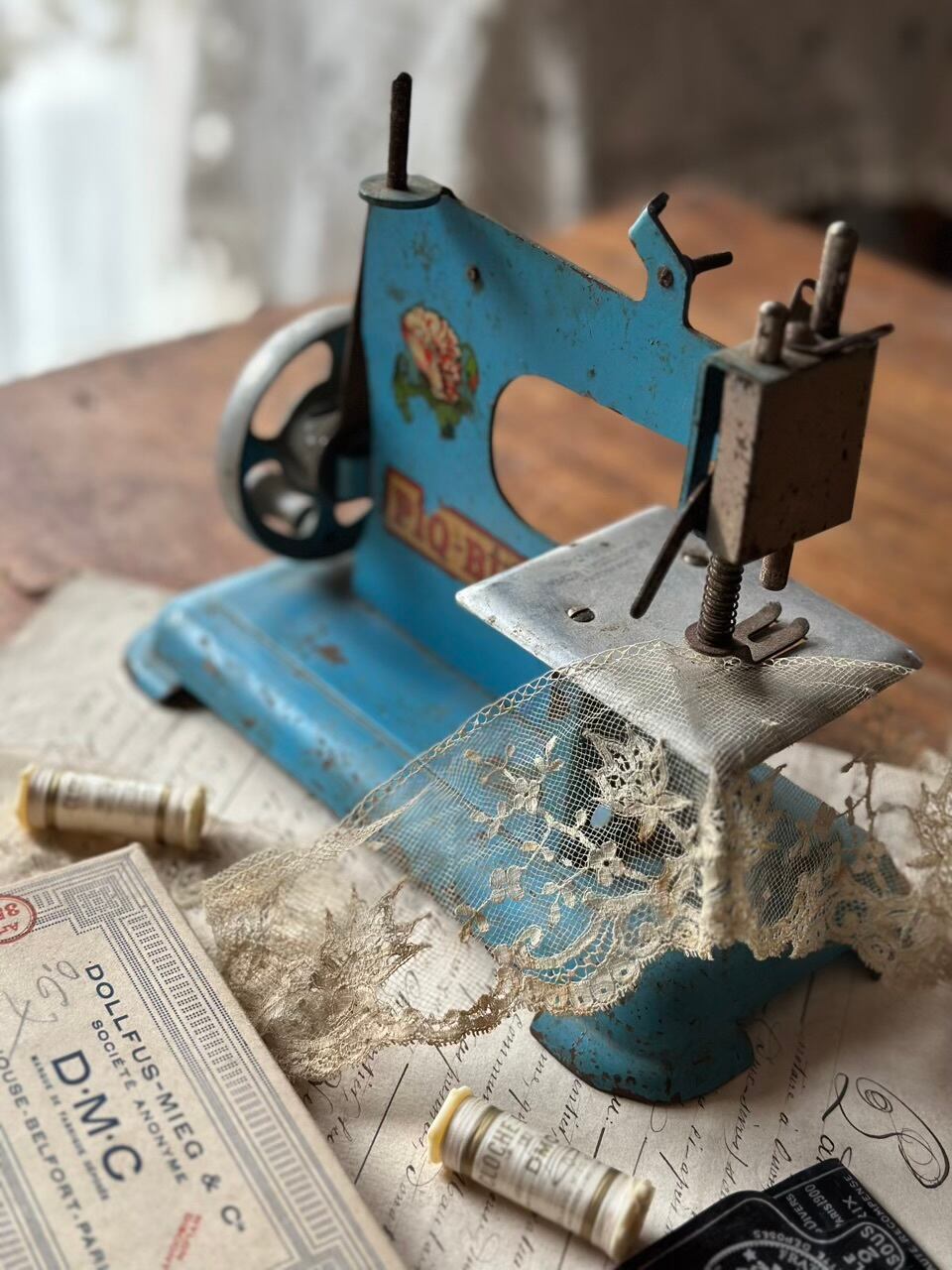 アンティーク 英国製 トイミシン バルカン 水色 付属品完備 トイミシン PIQ-BIEN フレンチブルー 水色 | Brocante de La Cocotte