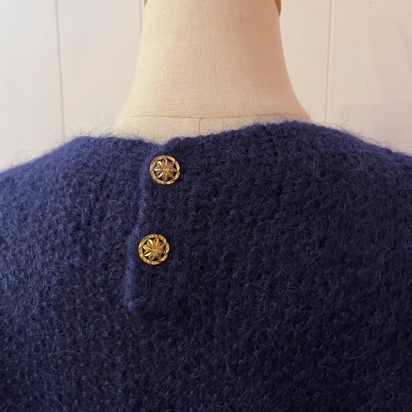 rose frame embroidery knit sweater