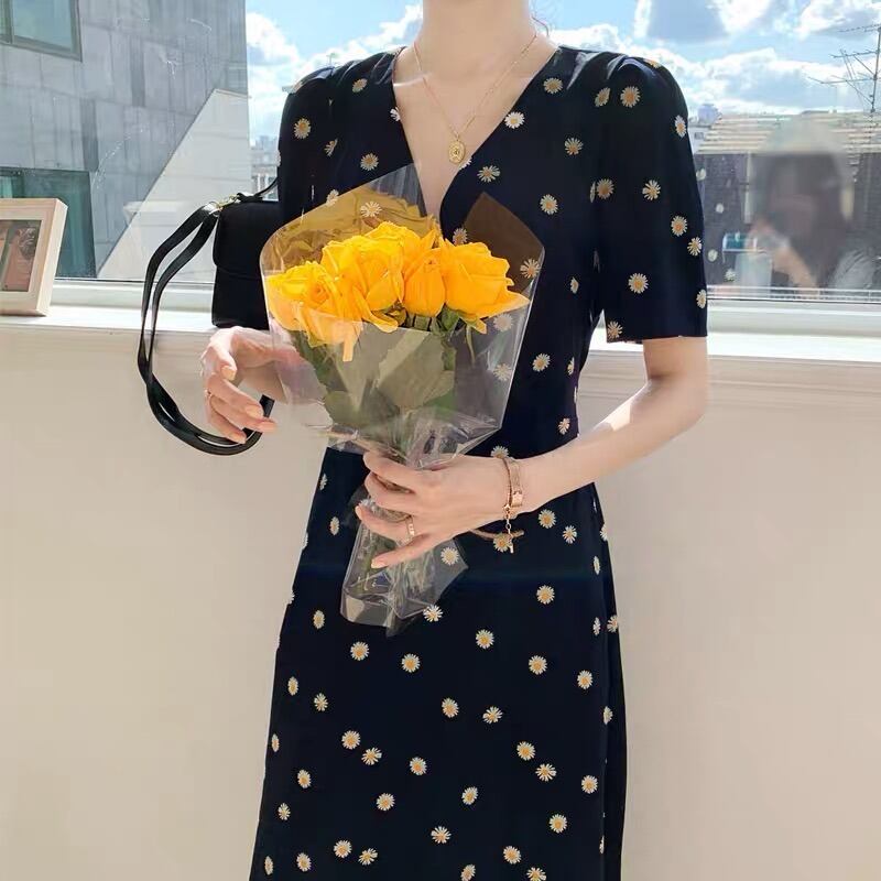 ワンピース レディース ロング丈 半袖 カシュクール Vネック かわいい 大人可愛い きれいめ 上品 エレガント 清楚 フェミニン おしゃれ お洒落 綺麗 お嬢様 おとな ナチュラル こなれ感 ラブリー キュート ガーリー レトロ ロマンチック 抜け感 華やか 主役級 存在感 花柄 小花柄 フラワー OL 通勤 学生 通学 デート お出かけ 女子会 カフェ巡り 街歩き お買い物 M L XL 2XL 3XL 4XL 大きいサイズ ネイビー 夏 10代 20代 30代 韓国 韓国系 送料無料