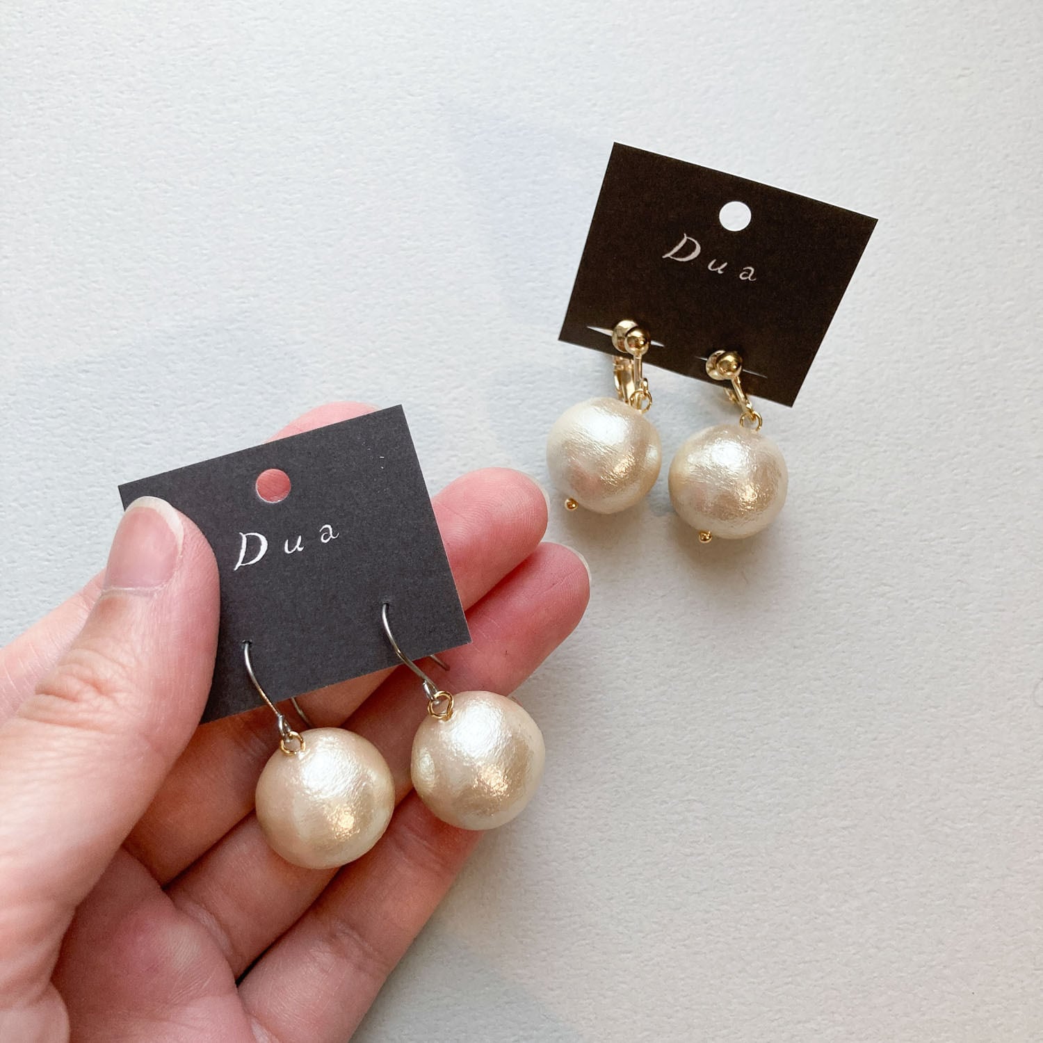 【435】コットンパールとアクリルパーツのピアス／イヤリング 435】コットンパールとアクリルパーツのピアス／イヤリング セール